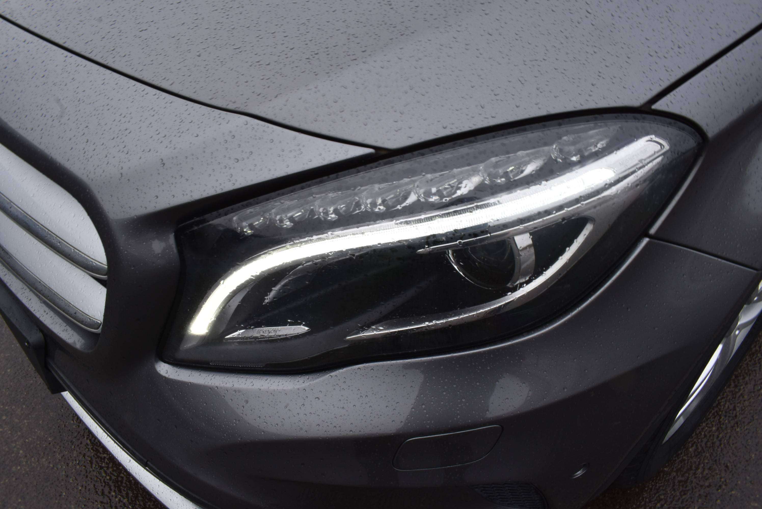 Mercedes-Benz GLA 180 d Autom Urban Edition Pack Sport /BI-Xenon***12M GARANTIE***