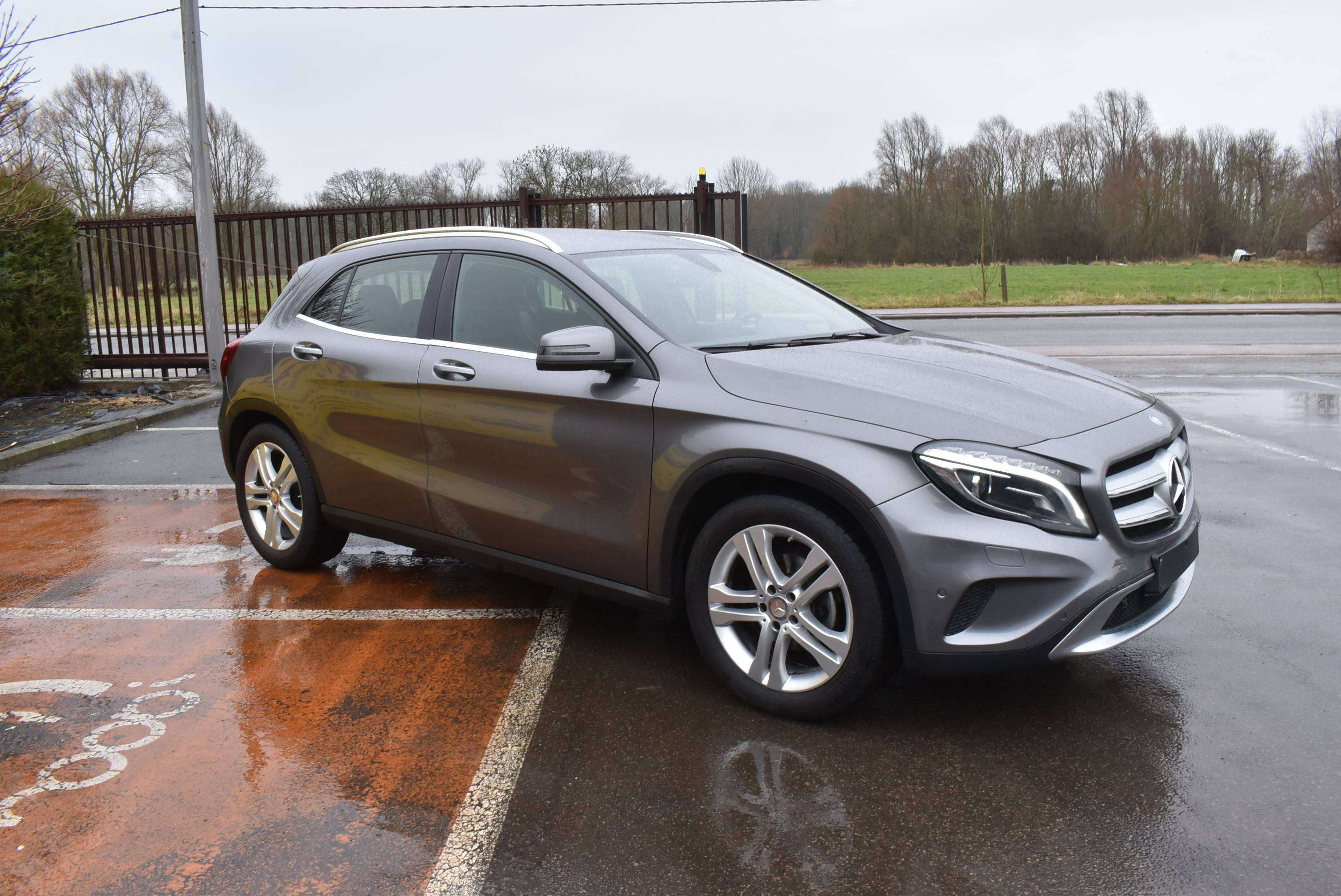 Mercedes-Benz GLA 180 d Autom Urban Edition Pack Sport /BI-Xenon***12M GARANTIE***