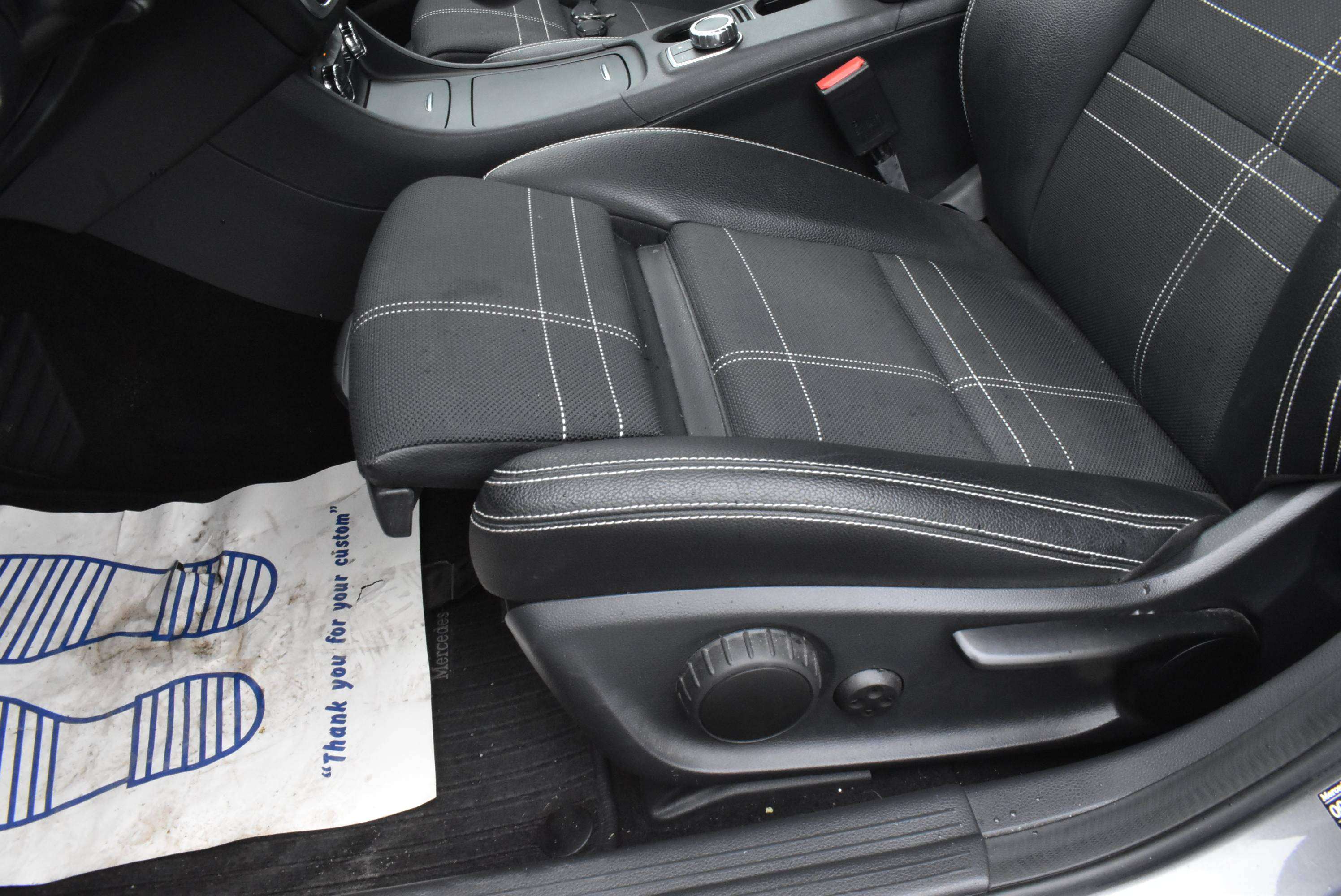 Mercedes-Benz GLA 180 d Autom Urban Edition Pack Sport /BI-Xenon***12M GARANTIE***