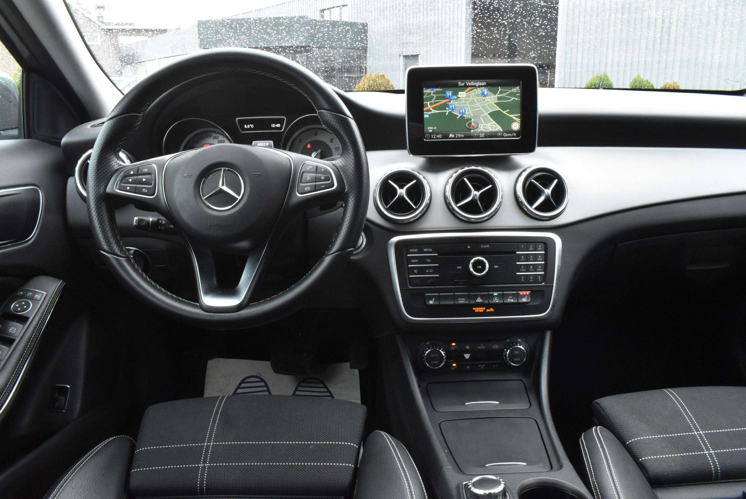Mercedes-Benz GLA 180 d Autom Urban Edition Pack Sport /BI-Xenon***12M GARANTIE***