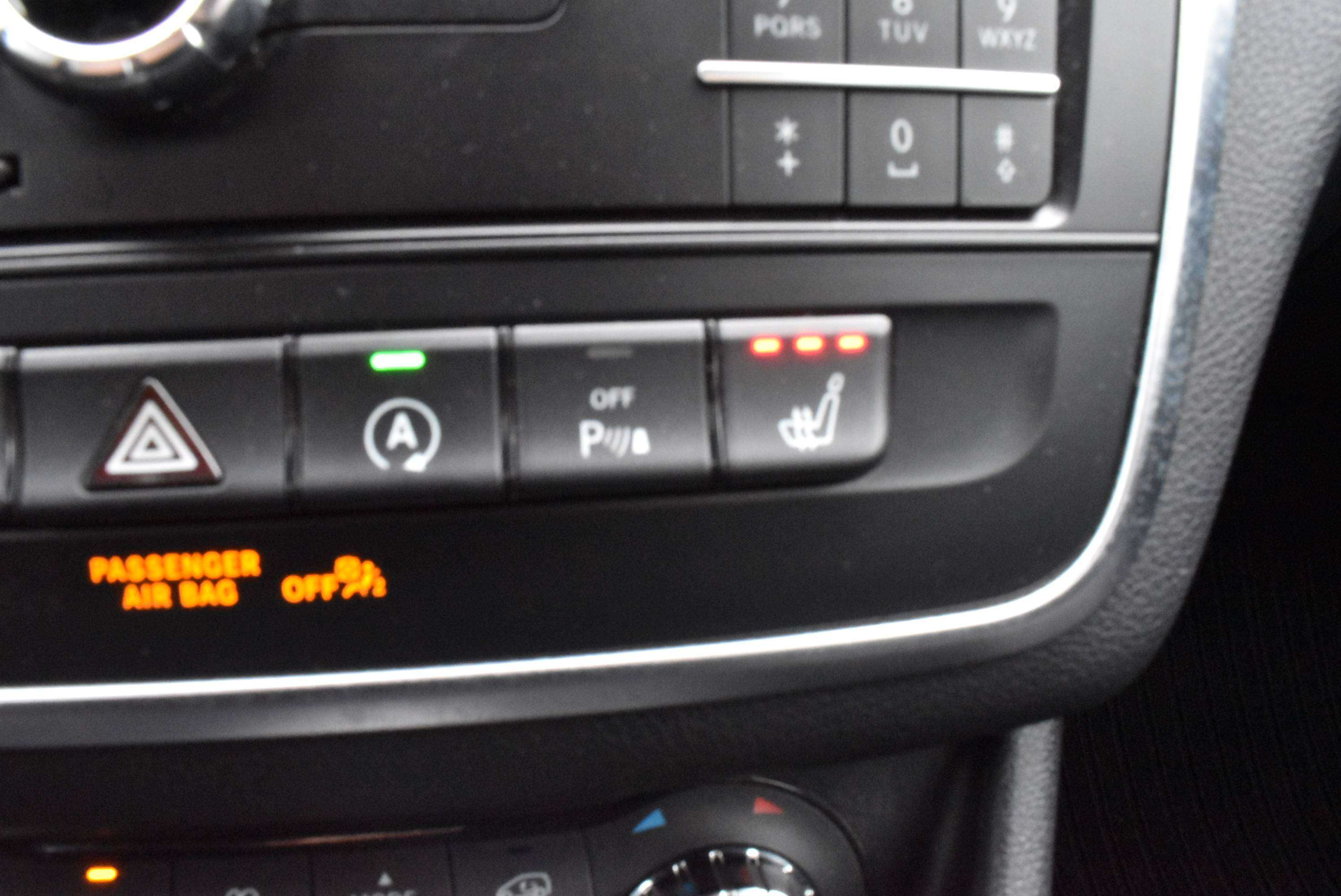 Mercedes-Benz GLA 180 d Autom Urban Edition Pack Sport /BI-Xenon***12M GARANTIE***