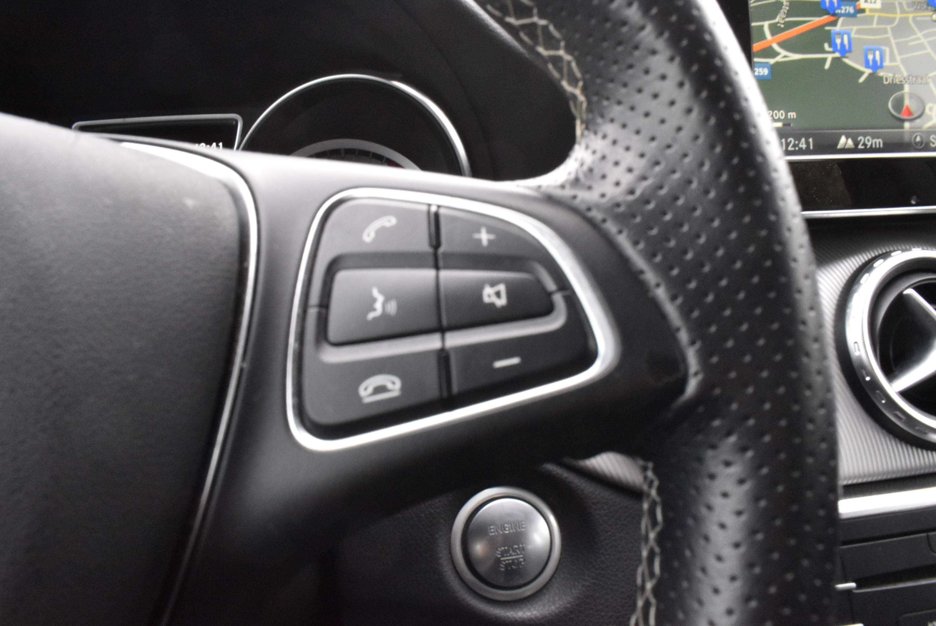 Mercedes-Benz GLA 180 d Autom Urban Edition Pack Sport /BI-Xenon***12M GARANTIE***