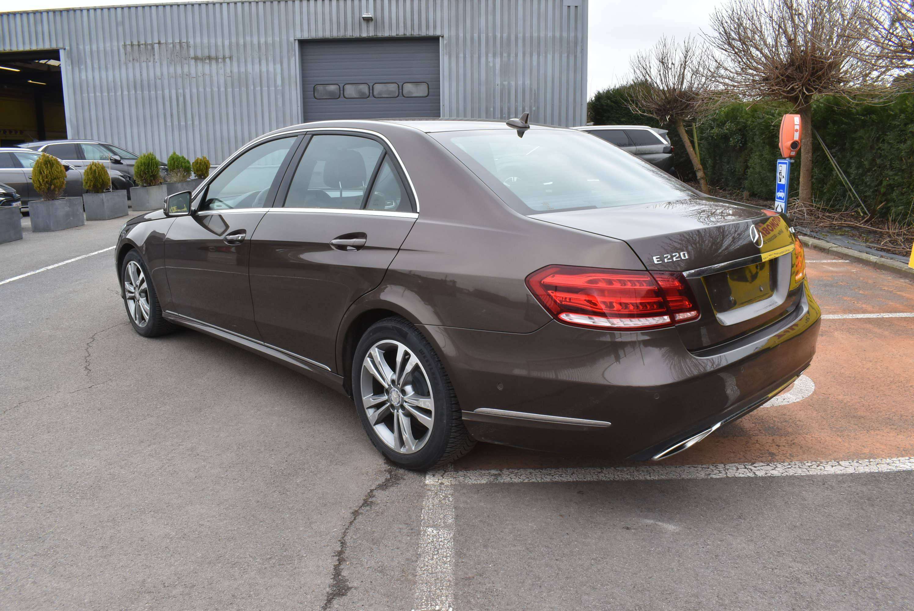 Mercedes-Benz E 220 Autom Avantgarde 81.000KM!!! ***12M GARANTIE***
