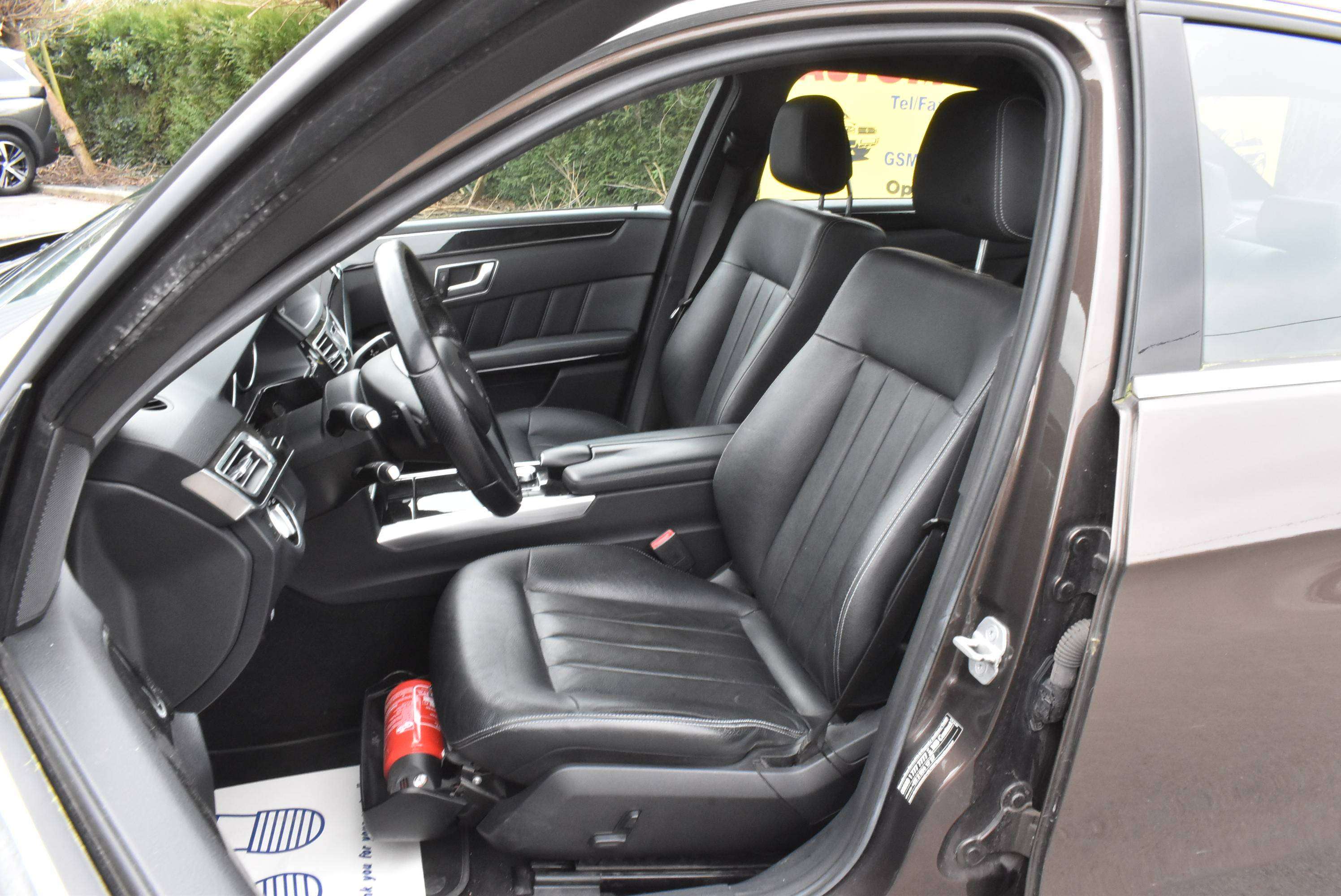 Mercedes-Benz E 220 Autom Avantgarde 81.000KM!!! ***12M GARANTIE***