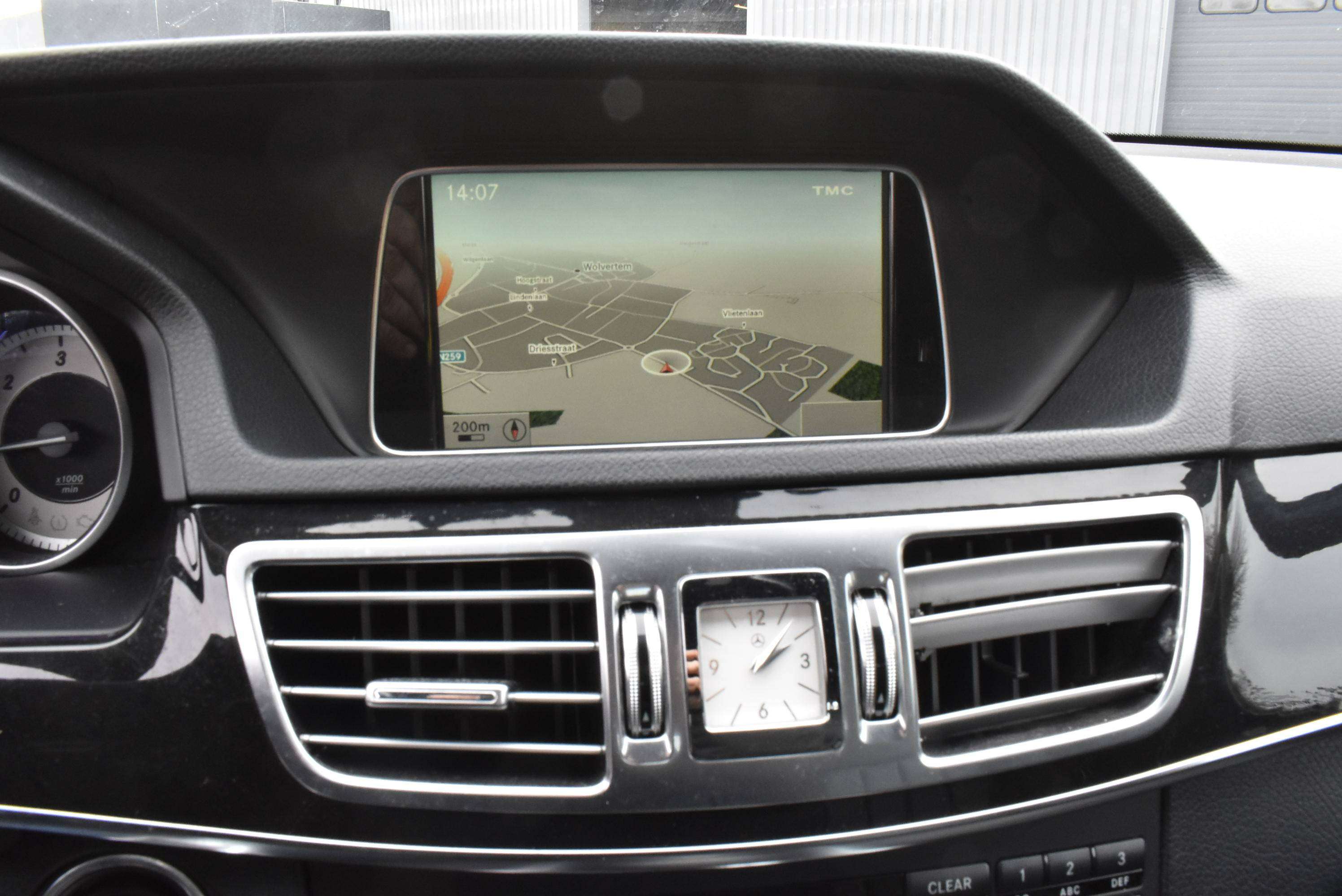 Mercedes-Benz E 220 Autom Avantgarde 81.000KM!!! ***12M GARANTIE***