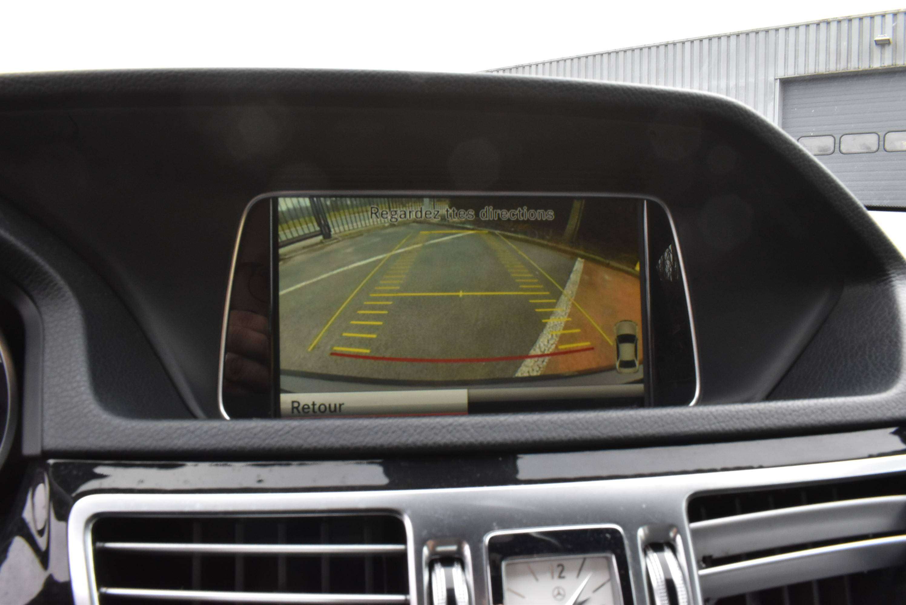Mercedes-Benz E 220 Autom Avantgarde 81.000KM!!! ***12M GARANTIE***
