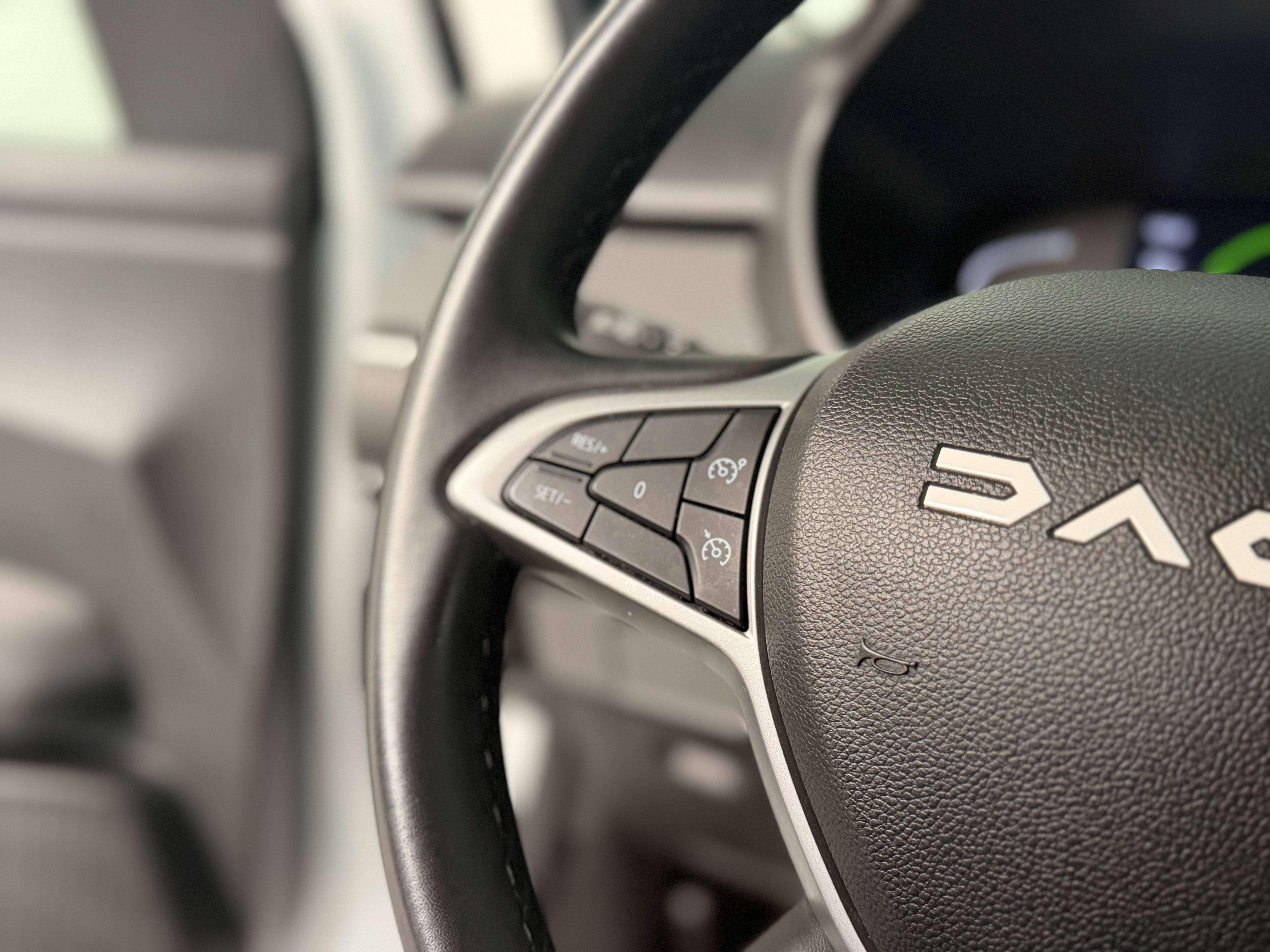 Dacia Jogger 1.6i Hybride Expression, Capteurs AR, Apple Car-Play