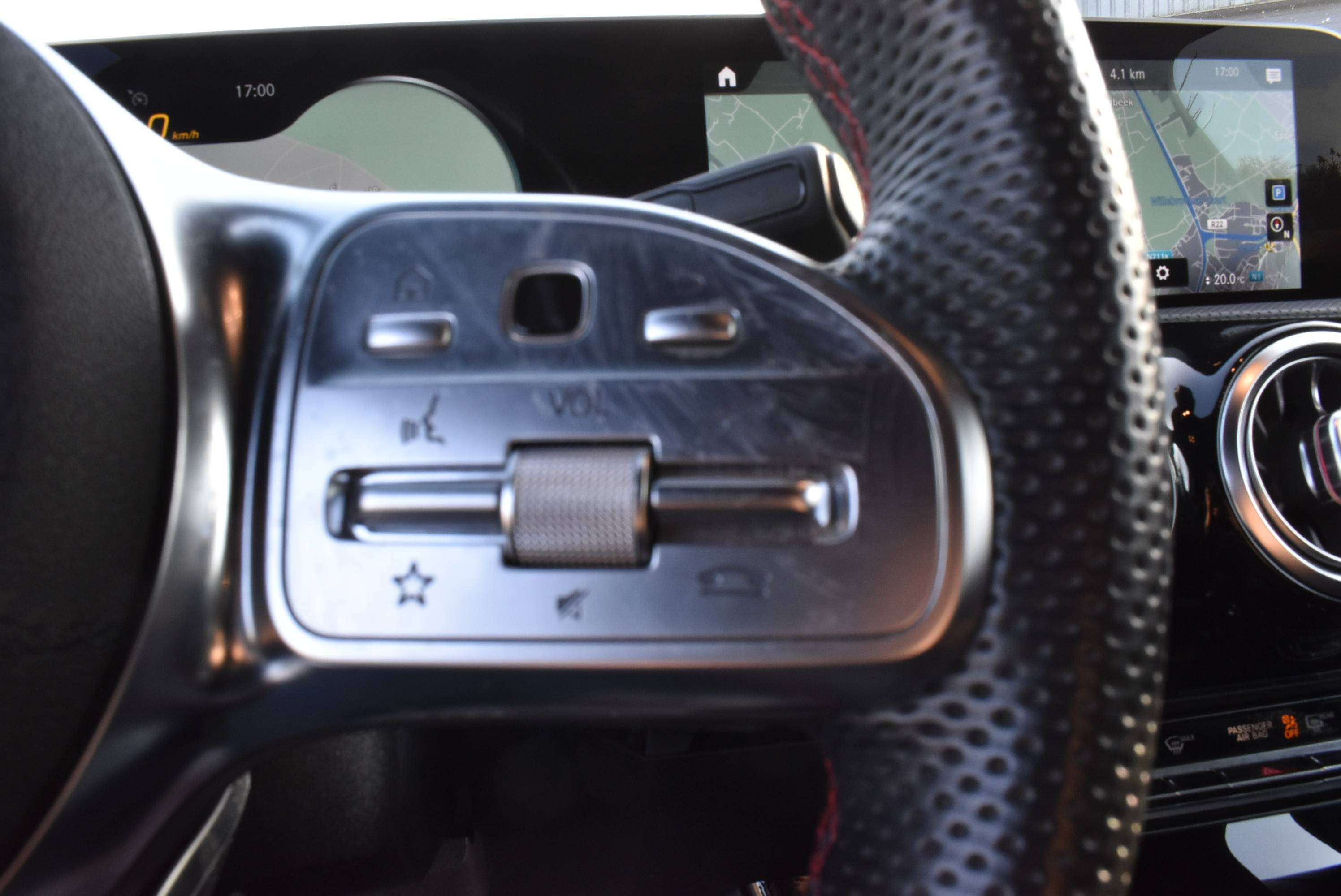 Mercedes-Benz CLA 200 d Pack AMG Cockpit ***12M GARANTIE***