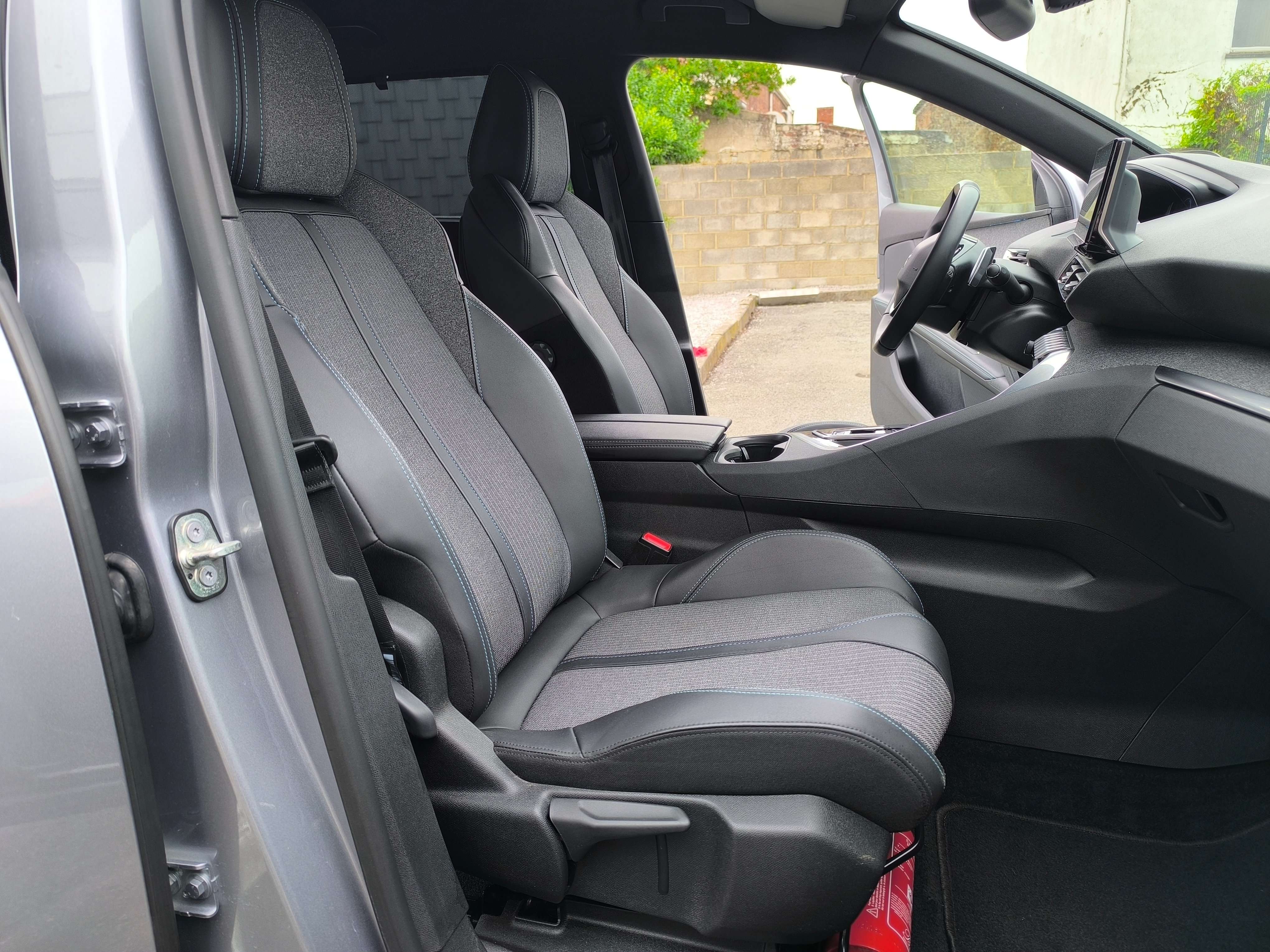 Peugeot 5008 1.2 ESSENCE Allure Pack CLIM GPS CAMERA 7 PLACES