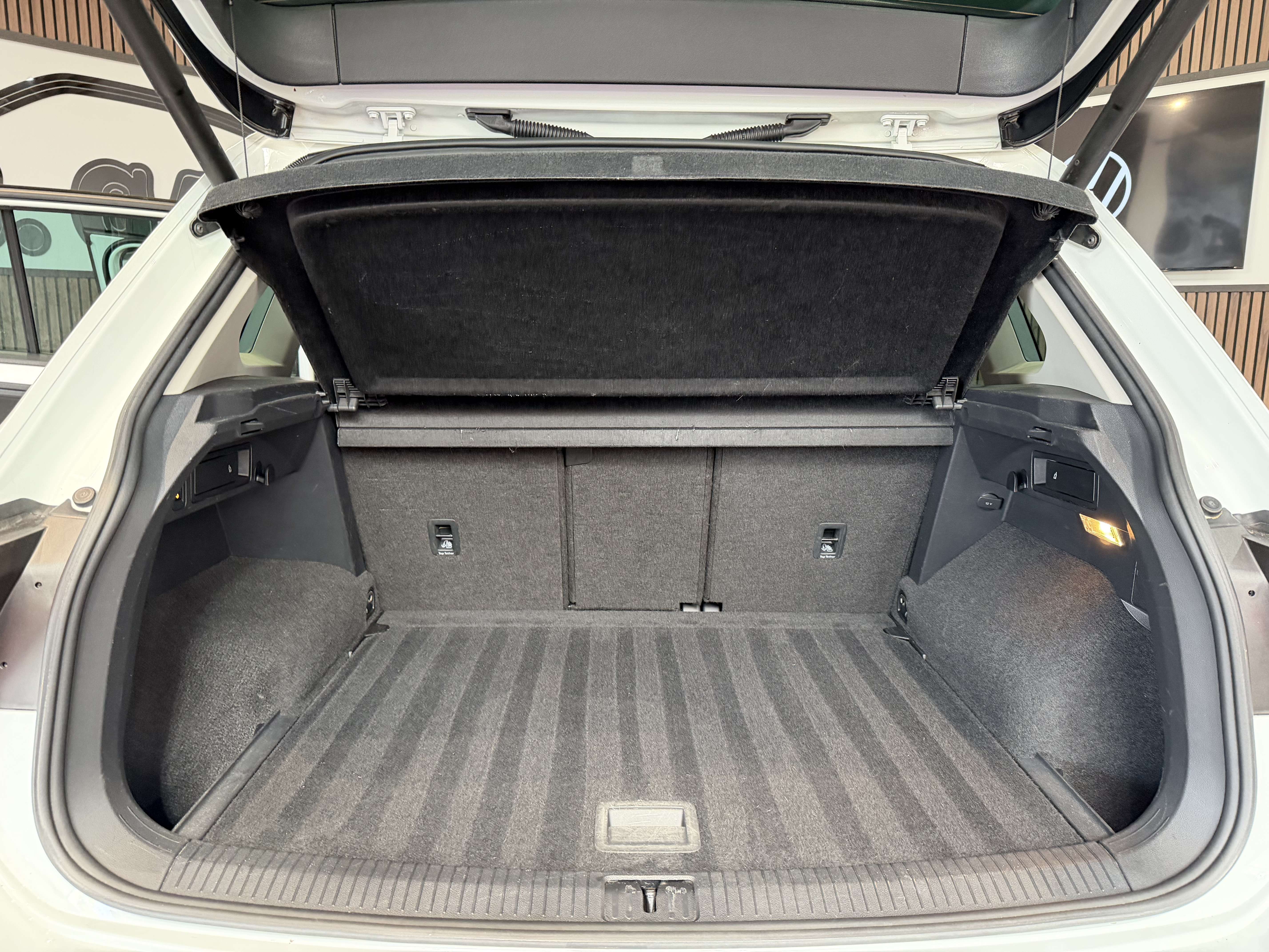 Volkswagen Tiguan 2.0 TDi R Line - GARANTIE 12M - 1ERPRO - TVA DEDUC