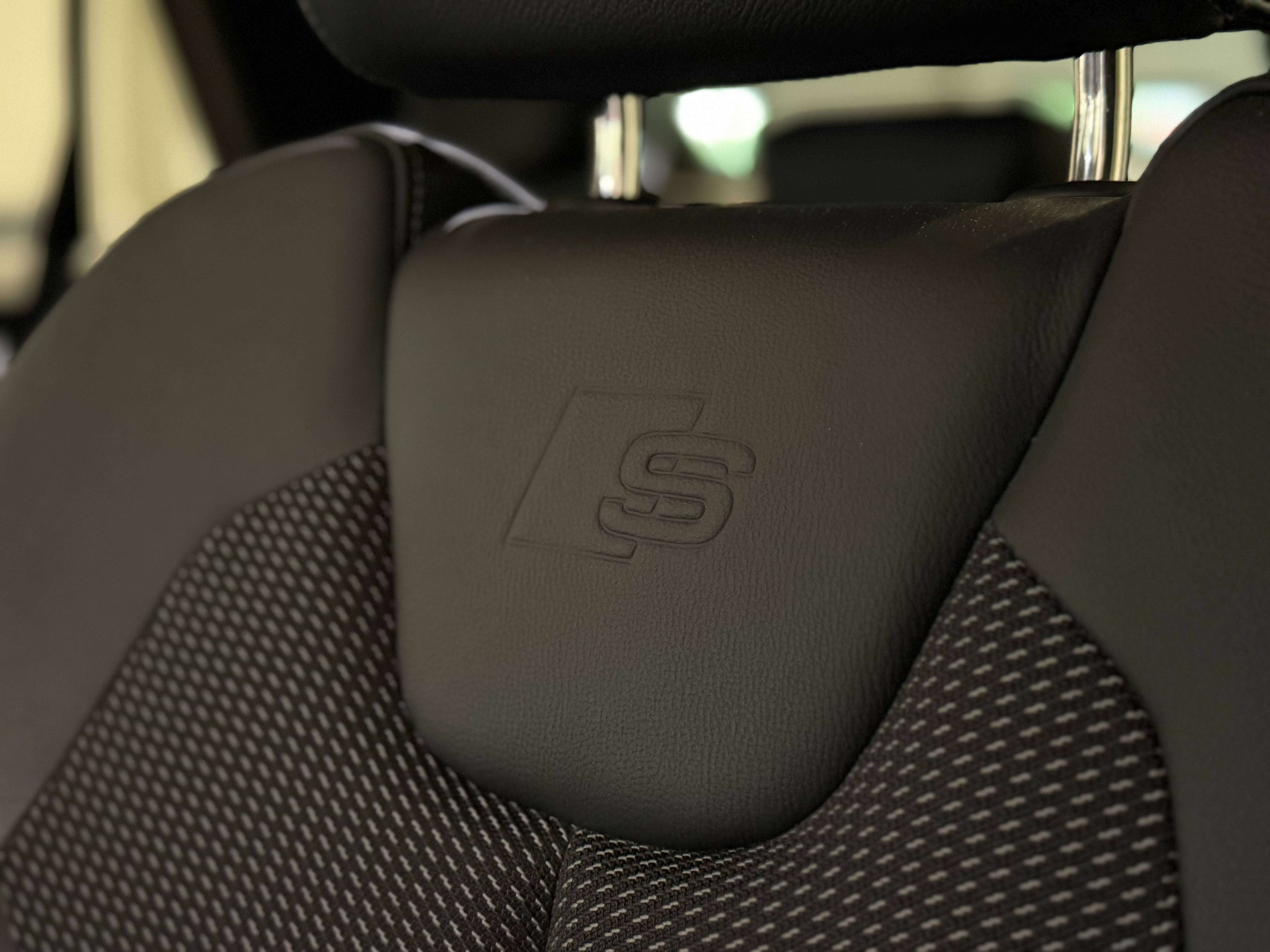 Audi Q2 35TFSI S-LINE, S-TRONIC, Camera, Car-Play, Virtual Cockpit
