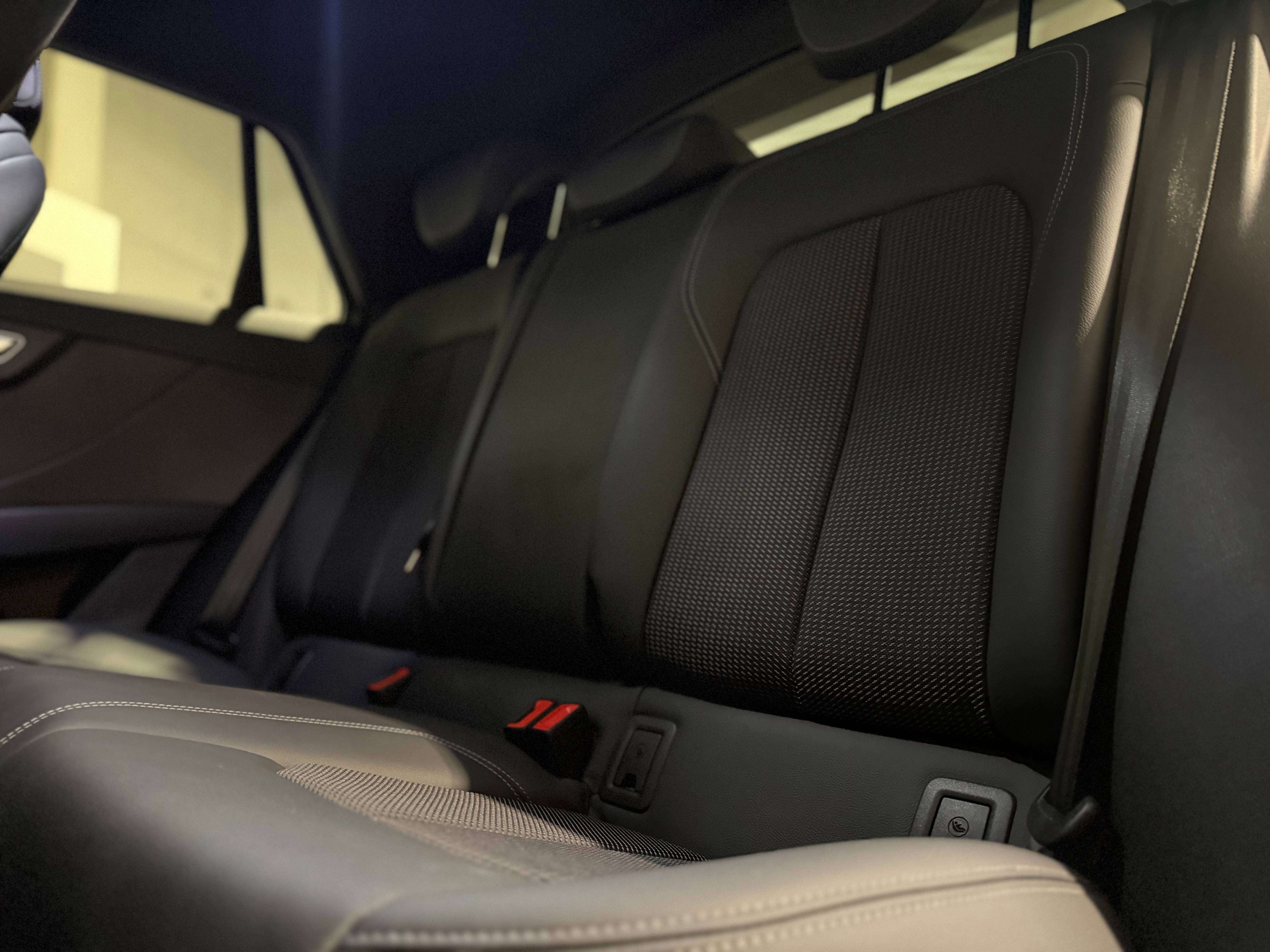 Audi Q2 35TFSI S-LINE, S-TRONIC, Camera, Car-Play, Virtual Cockpit