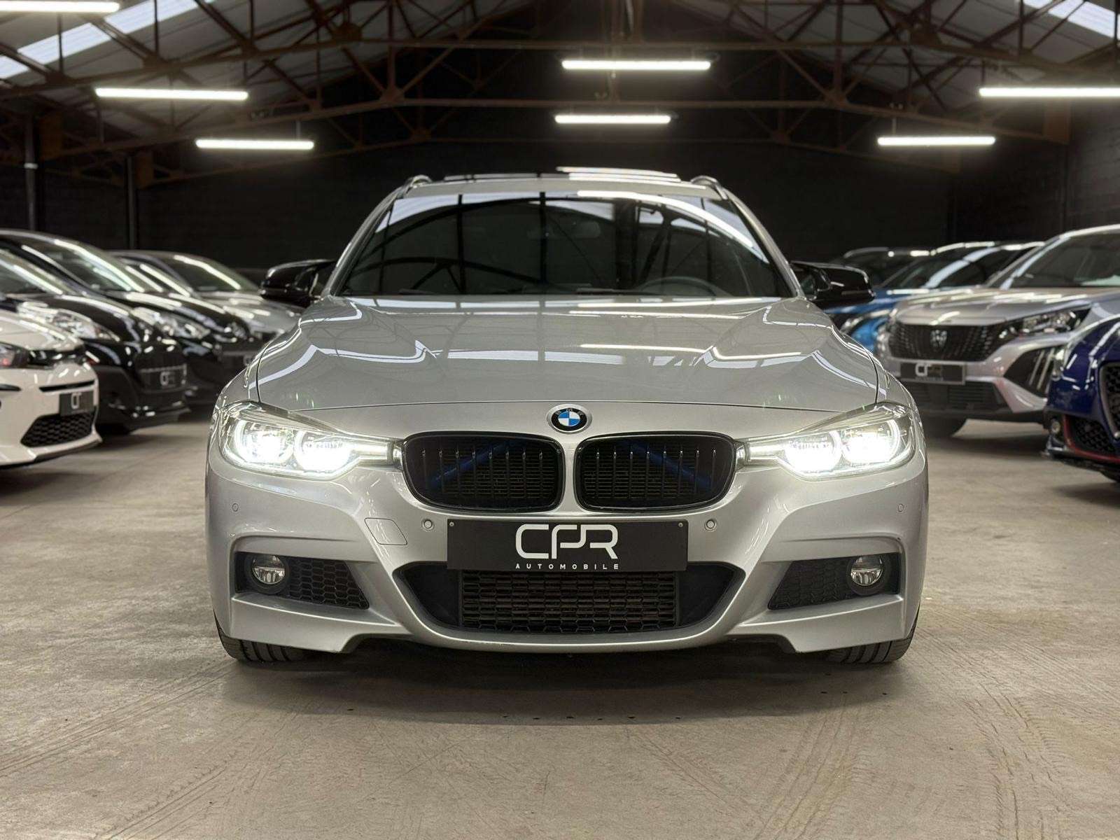 BMW 318 i Touring * PACK M * GPS * PANO * XENON * CAMERA *