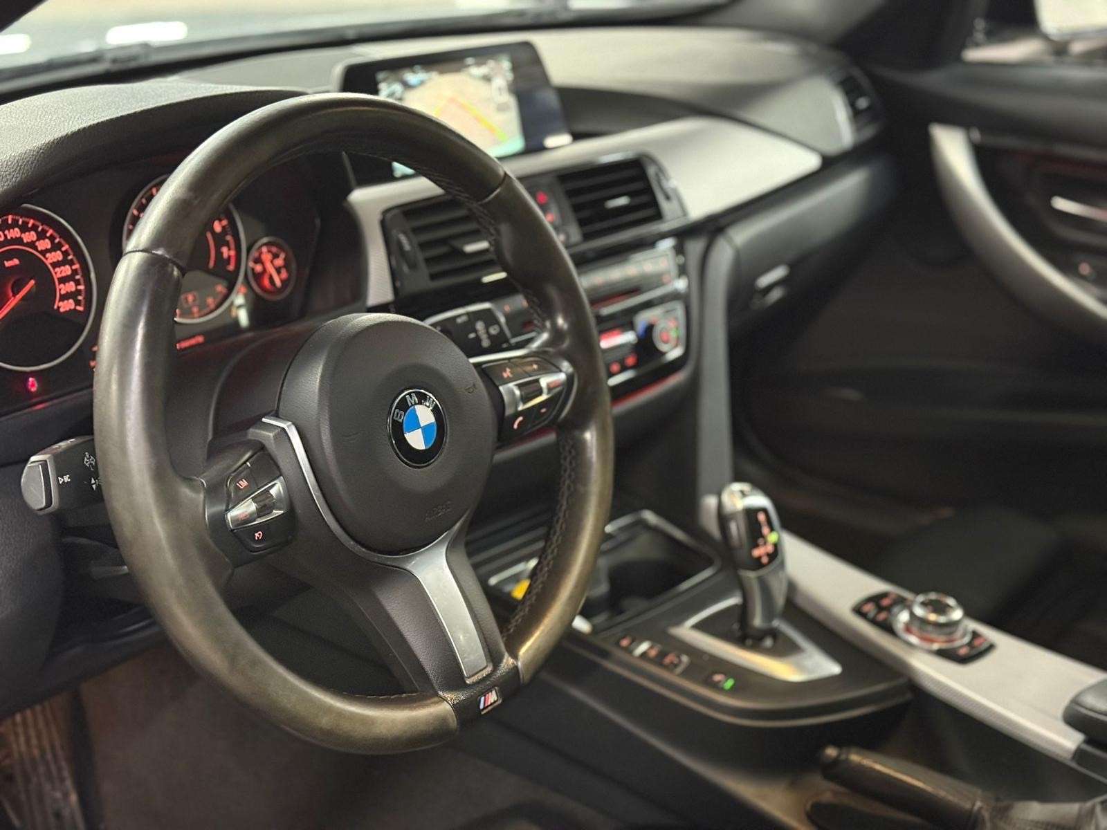 BMW 318 i Touring * PACK M * GPS * PANO * XENON * CAMERA *