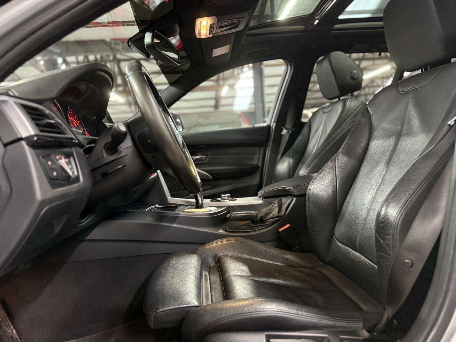 BMW 318 i Touring * PACK M * GPS * PANO * XENON * CAMERA *