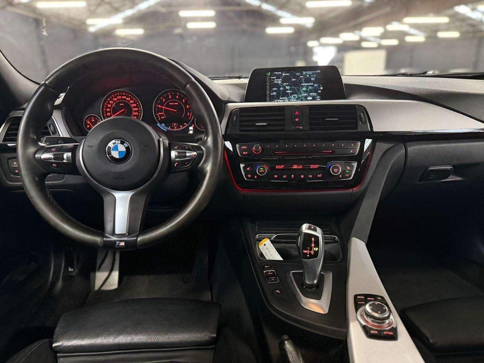 BMW 318 i Touring * PACK M * GPS * PANO * XENON * CAMERA *