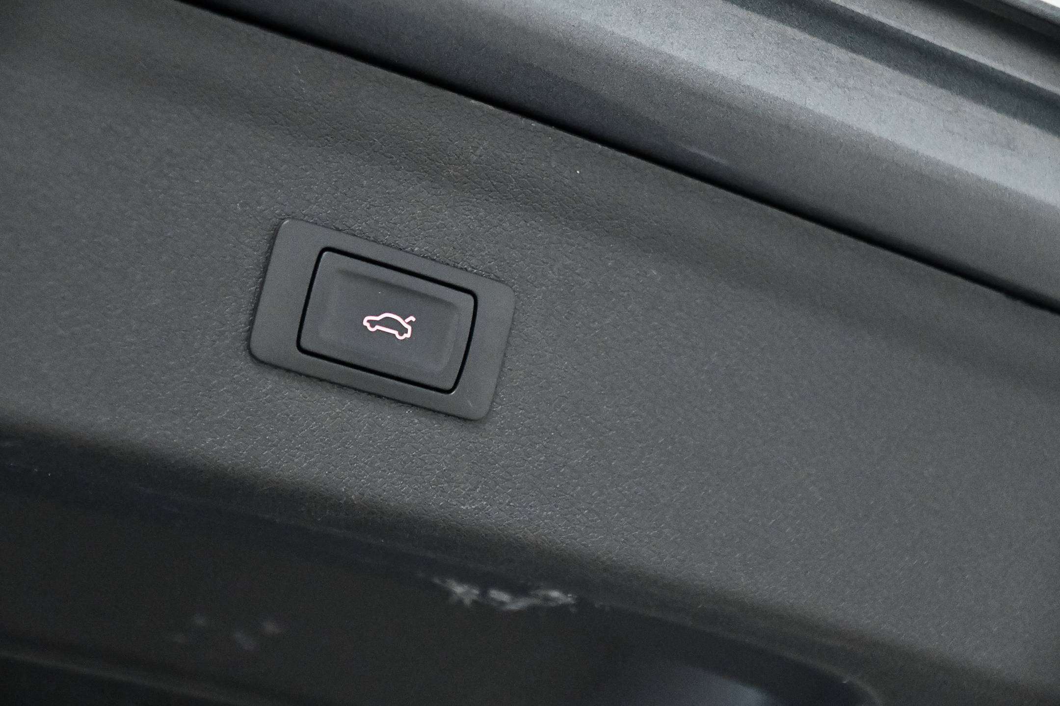 Audi Q3 1.4 TFSI l S-tronic l Automaat l Trekhaak l Cruise Control l Zetelverwarming l Bluetooth l