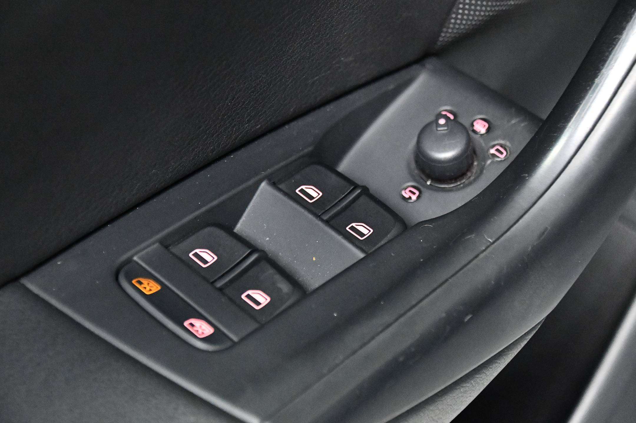 Audi Q3 1.4 TFSI l S-tronic l Automaat l Trekhaak l Cruise Control l Zetelverwarming l Bluetooth l