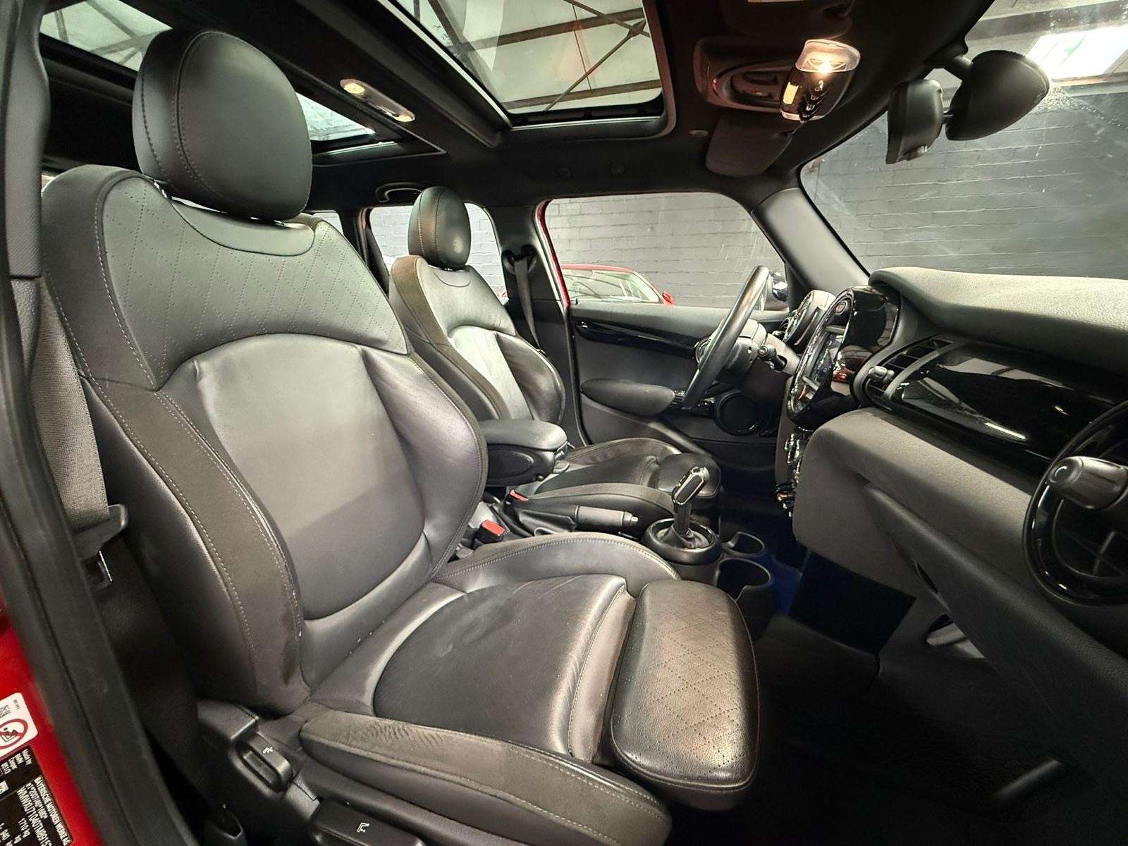 MINI Cooper 1.5i * TOIT PANO * LED * GPS * RADAR * SIEGE CH