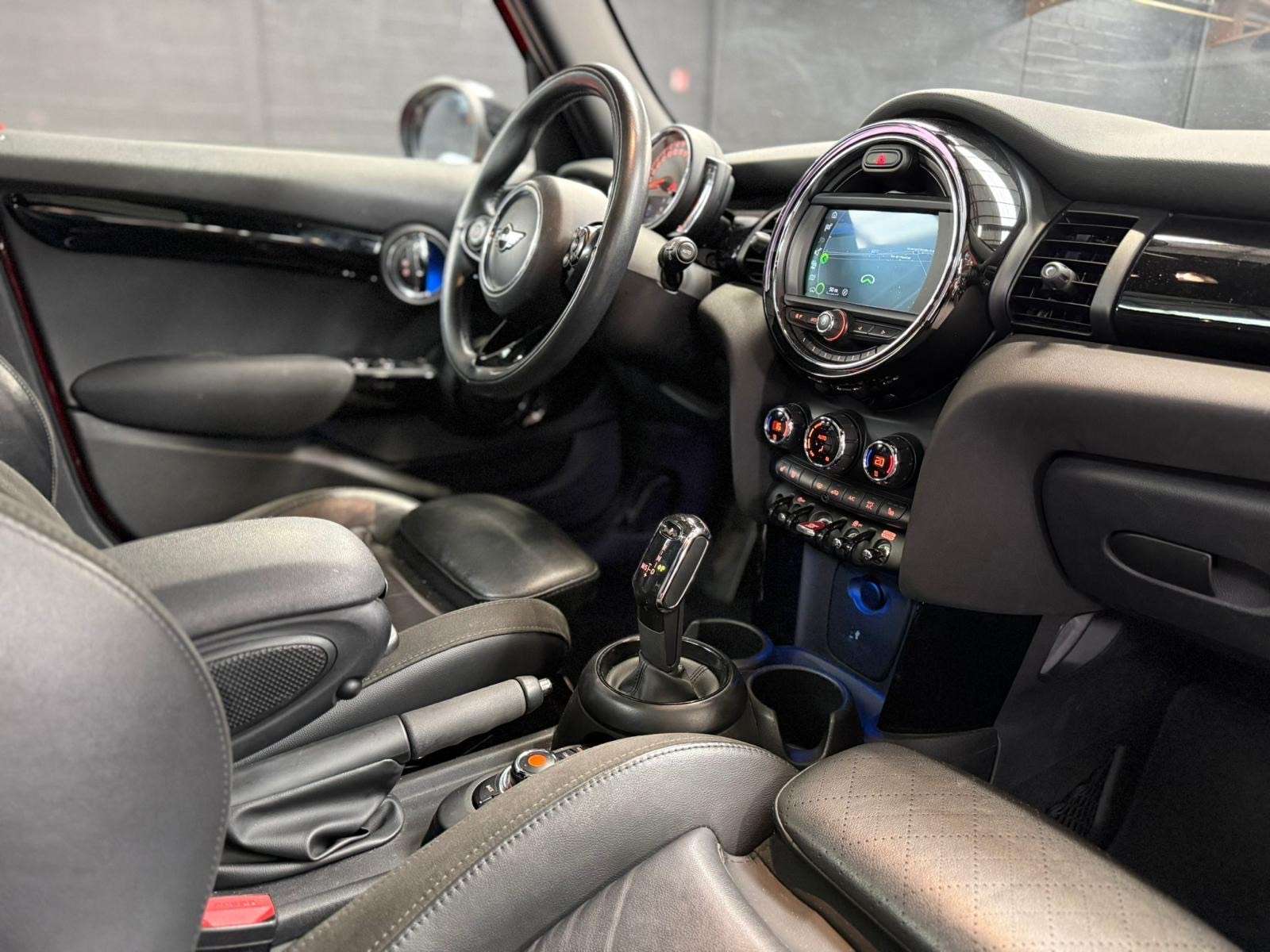 MINI Cooper 1.5i * TOIT PANO * LED * GPS * RADAR * SIEGE CH