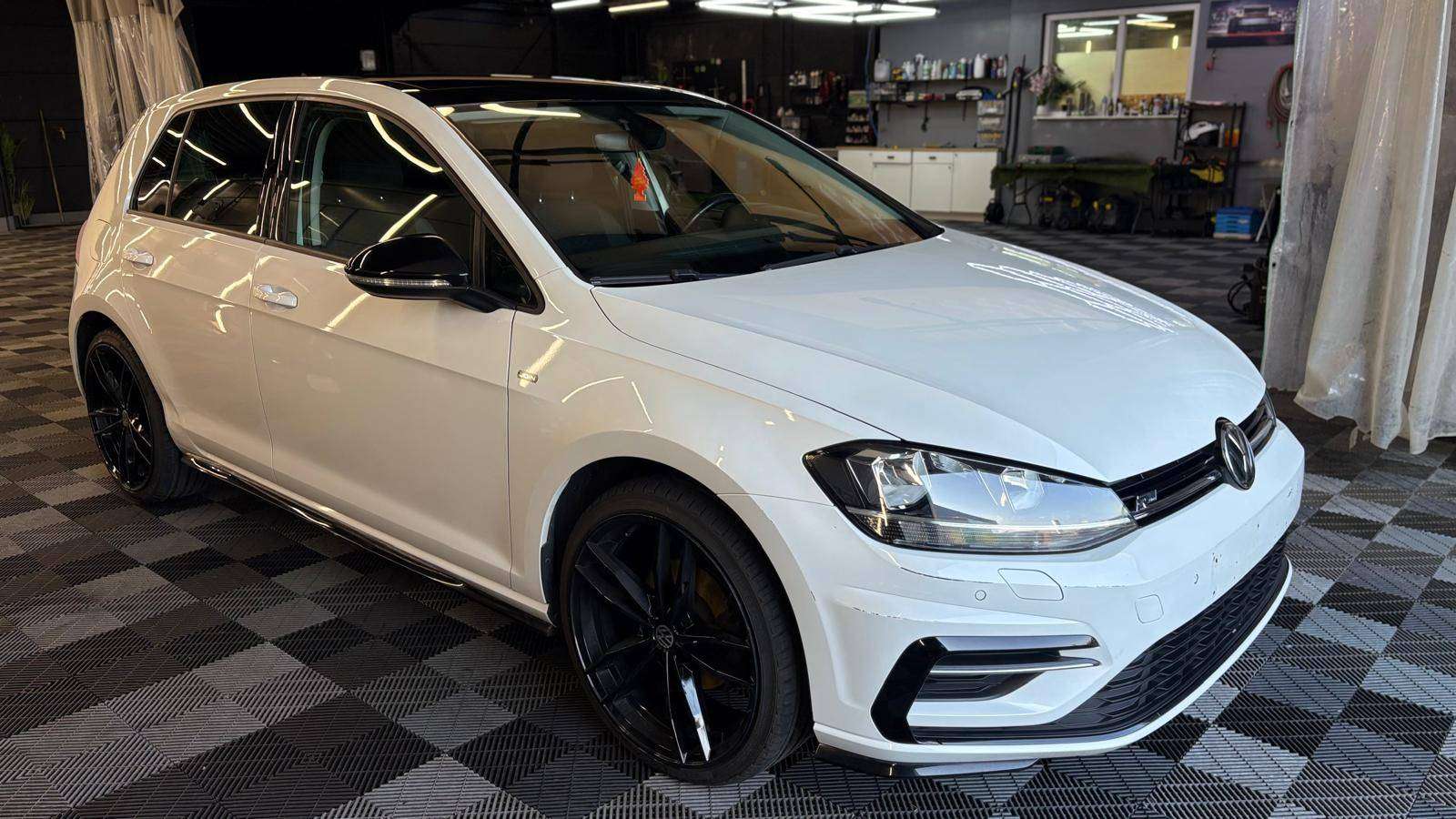 Volkswagen Golf 1.0 TSI bj. 2019 R-Line REEDS GEKEURD VOOR VERKOOP