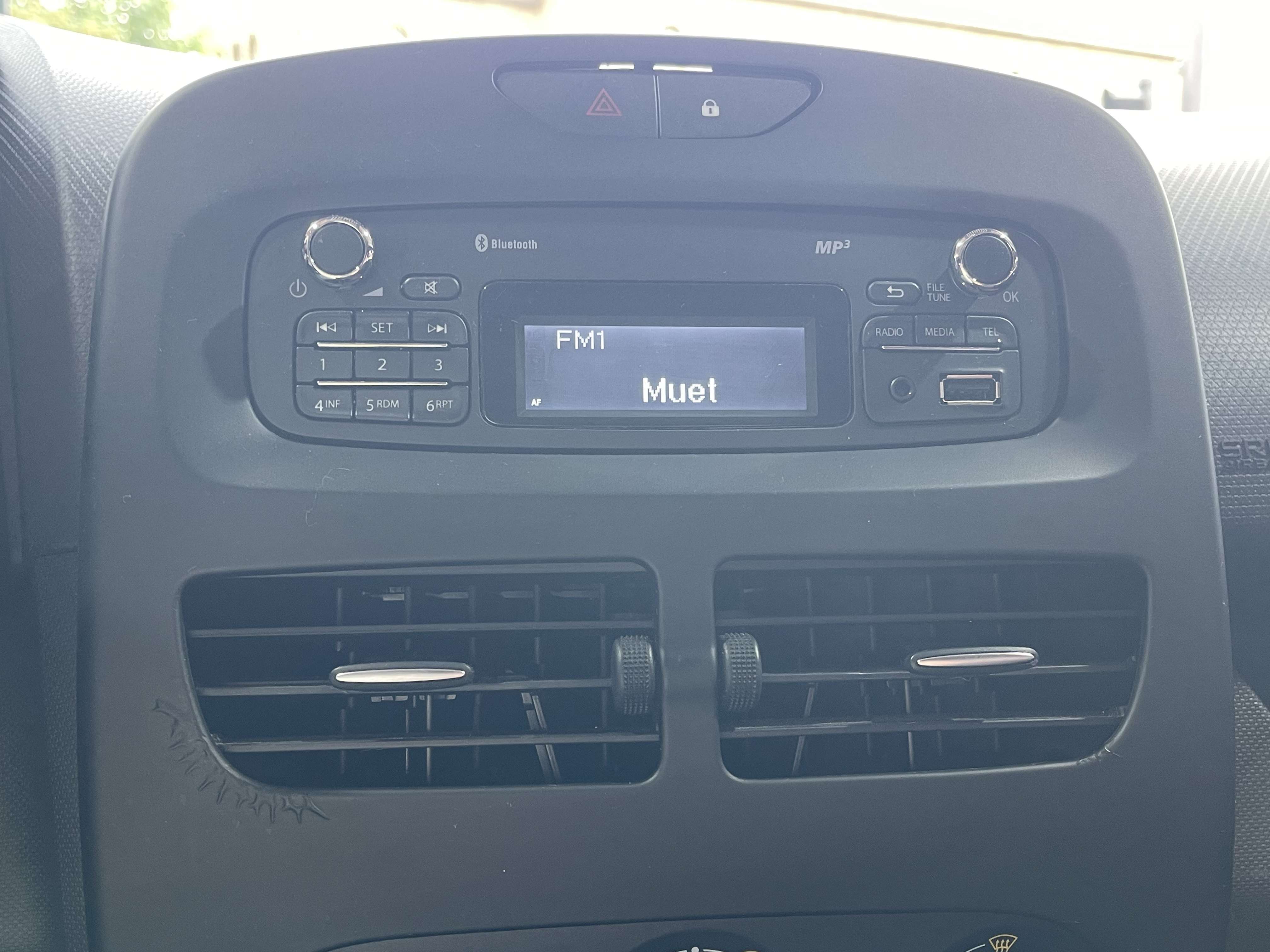 Renault Clio Clio 1.2i  // 1er proprio //