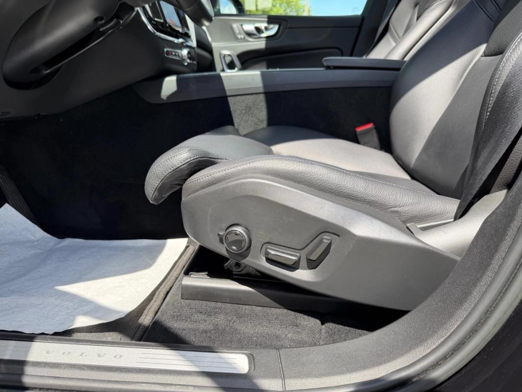 Volvo Xc60 2.0 B4 197 MHEV HYBRID ULTIMATE STYLE CHROME GEARTRONIC 8 / 1 MAIN SUIVI COMPLET