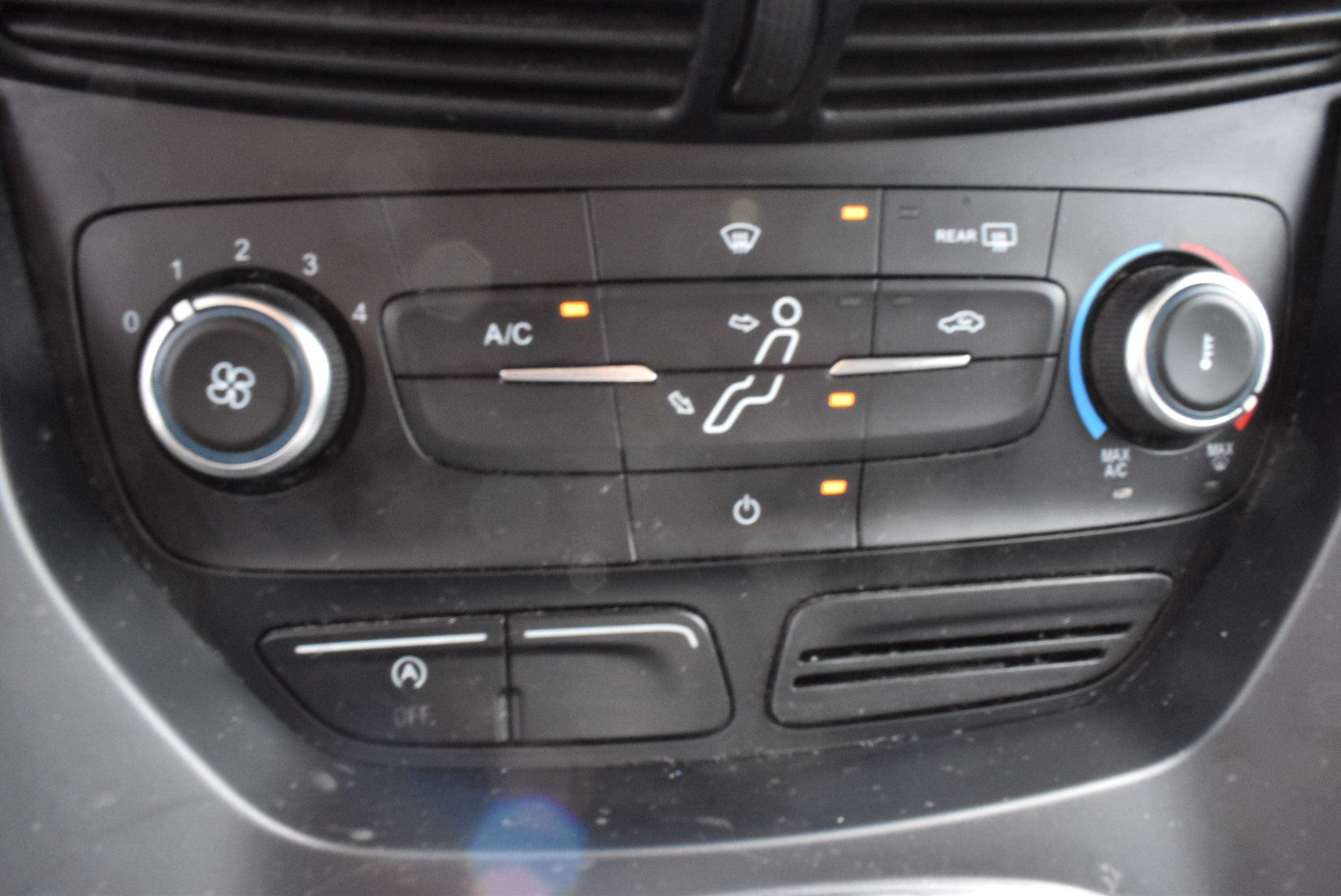 Ford Grand C-Max 1.5 TDCi Business Edition Airco/GPS