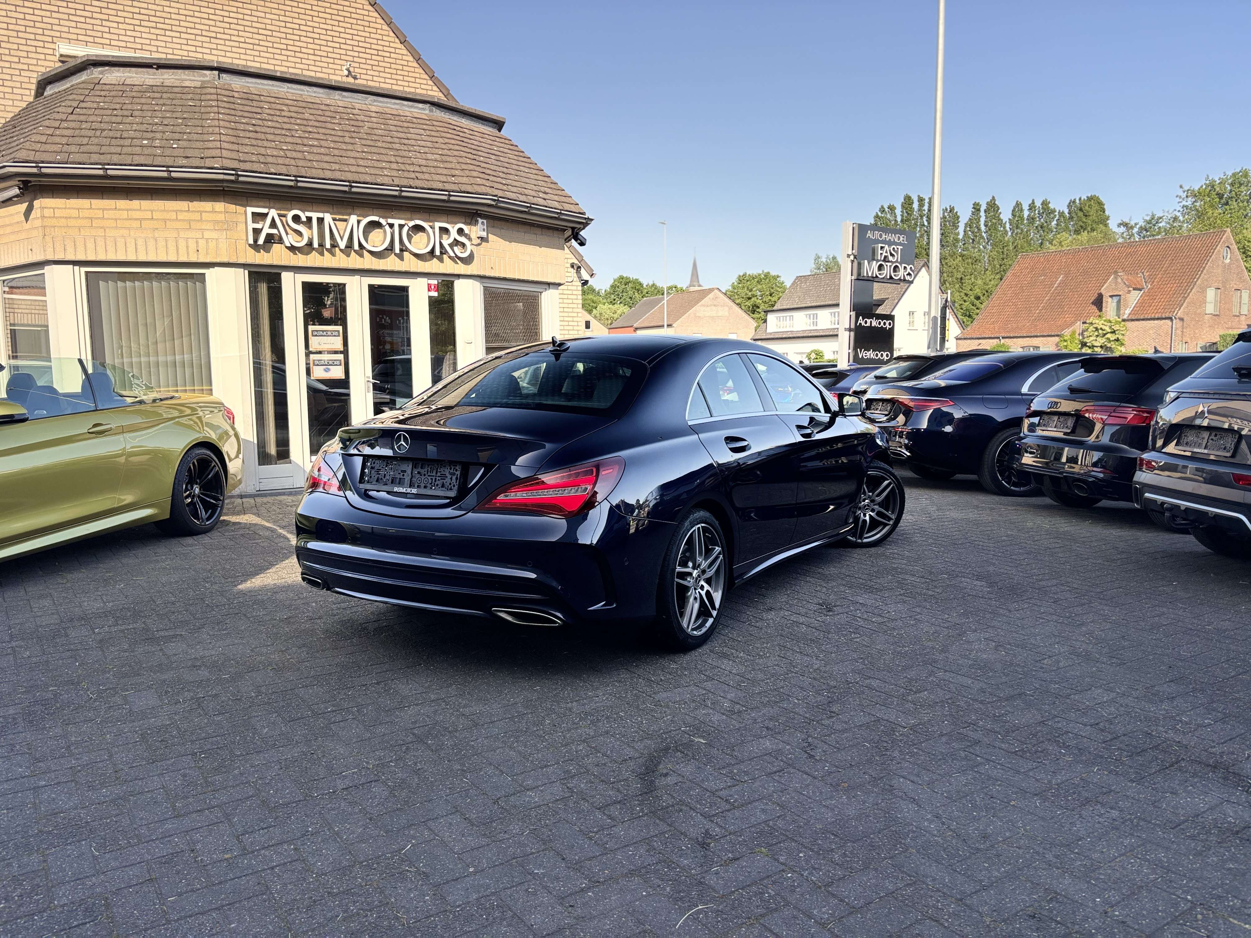 Mercedes-Benz CLA 180 CLA 180 d AMG Pack Dynamic Select Panoramisch Dak Carpass CarPlay Camera LED