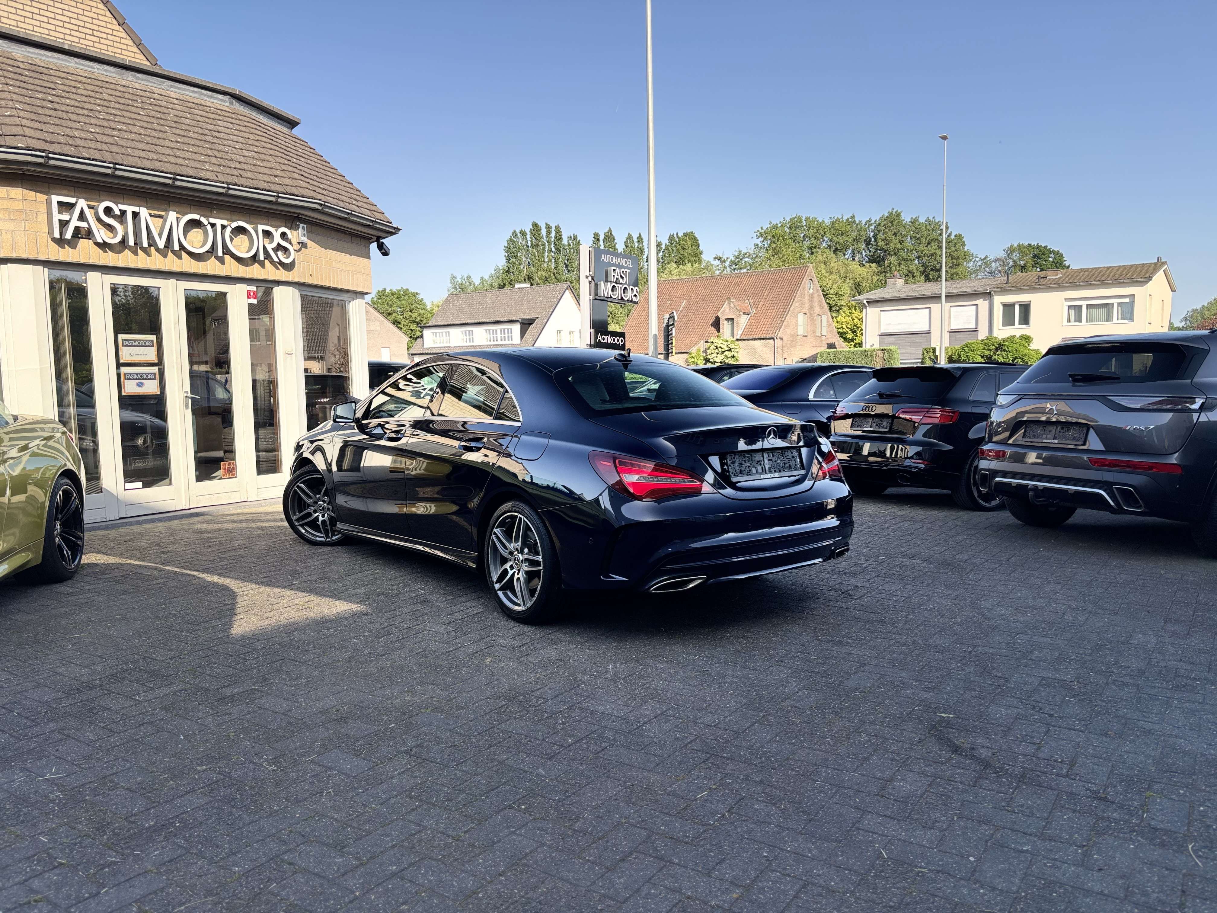 Mercedes-Benz CLA 180 CLA 180 d AMG Pack Dynamic Select Panoramisch Dak Carpass CarPlay Camera LED