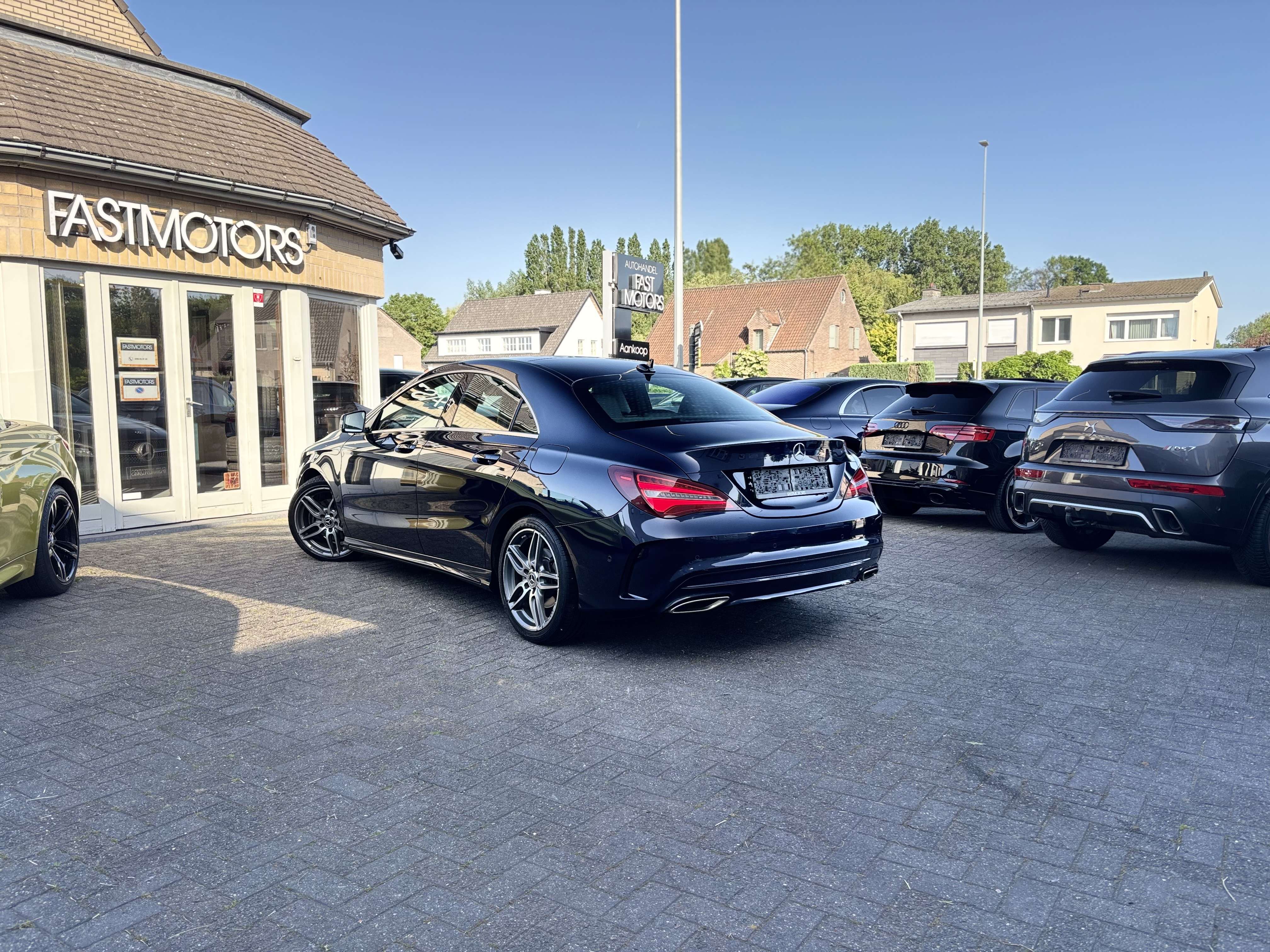 Mercedes-Benz CLA 180 CLA 180 d AMG Pack Dynamic Select Panoramisch Dak Carpass CarPlay Camera LED