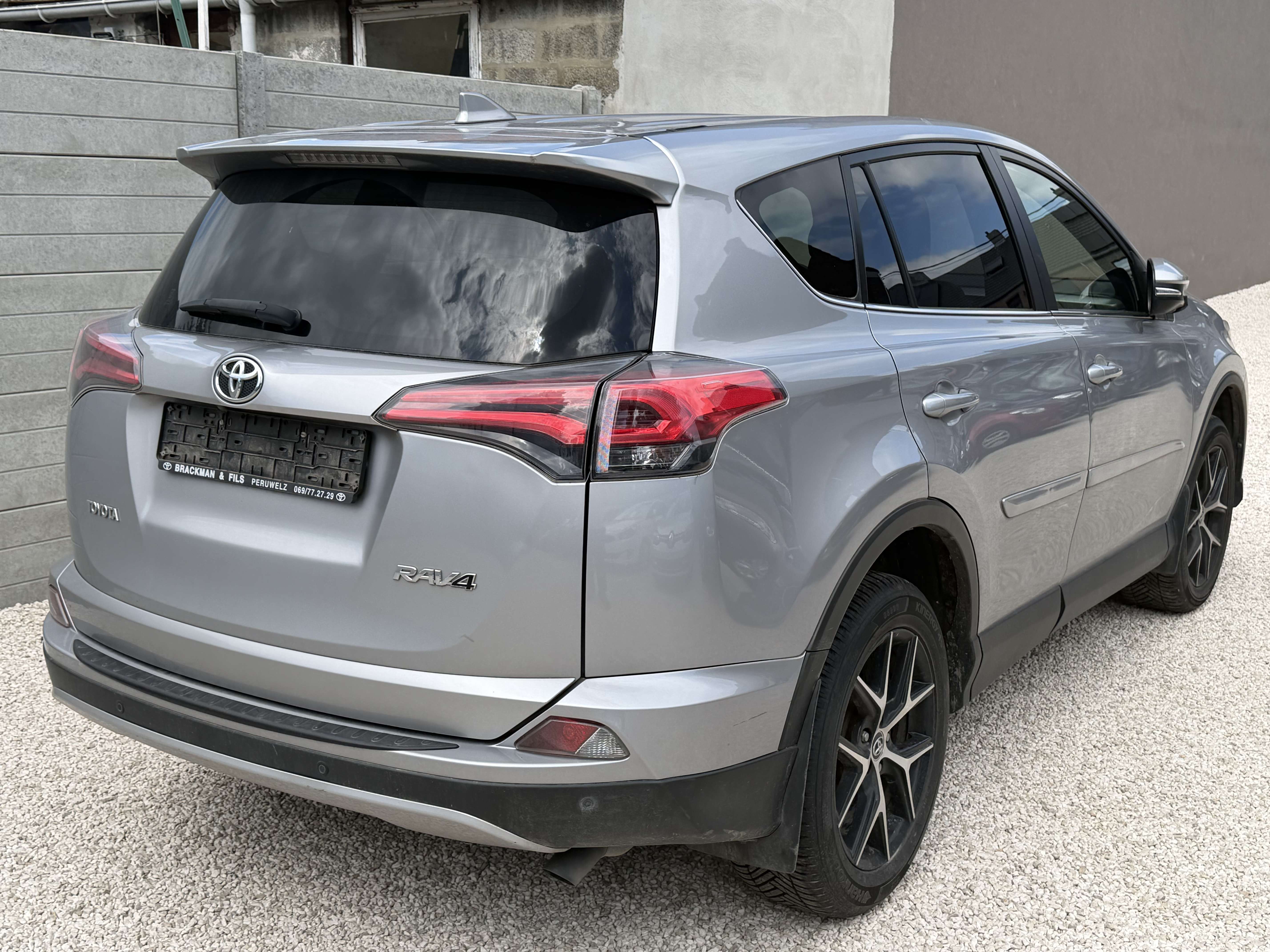 Toyota RAV 4 RAV4 2.0 D-4D ° NAVI ° CAMERA ° CUIR ° MOTOR K.O!!