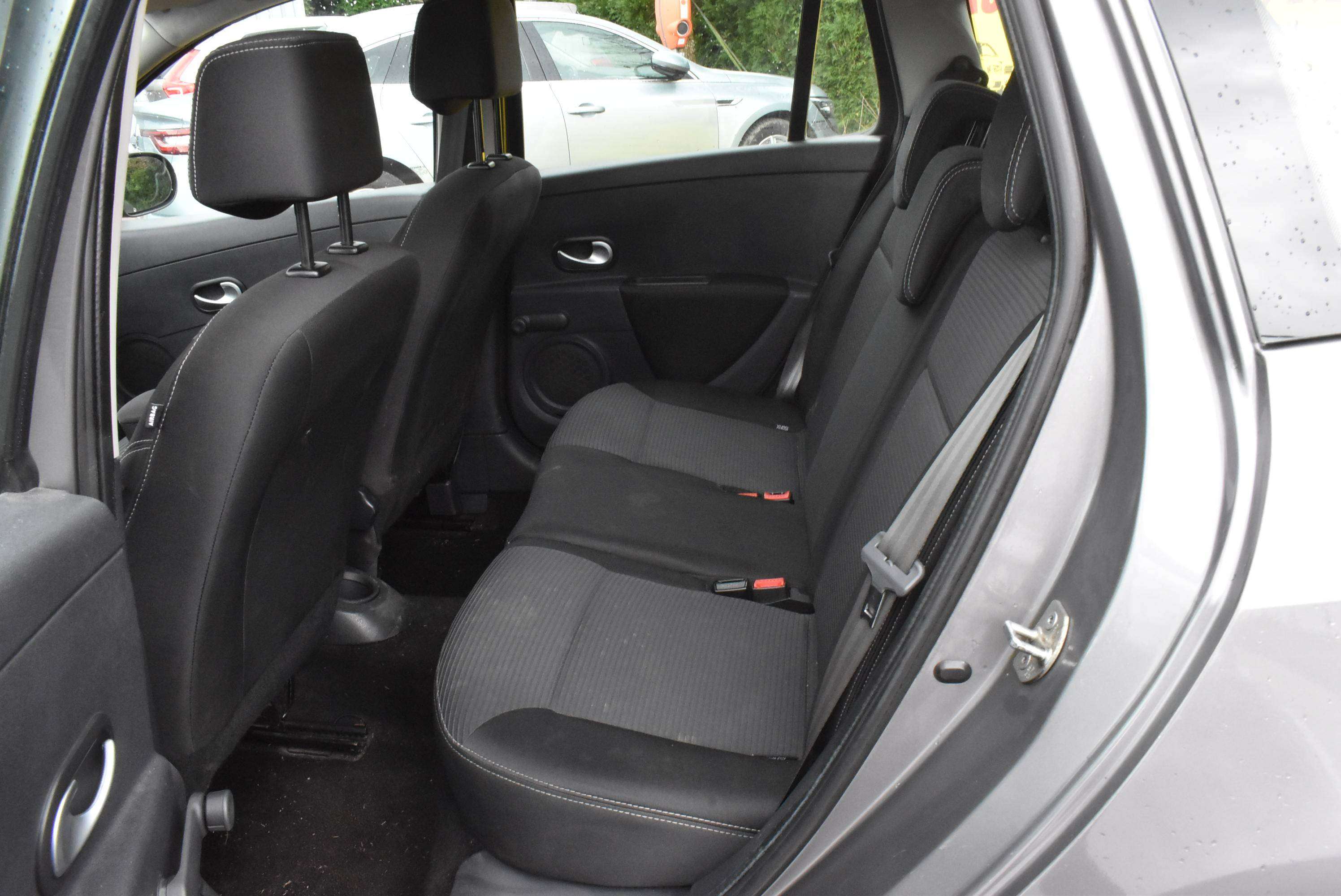 Renault Clio 1.2i TomTom LIVE Airco/GPS ***12M GARANTIE***