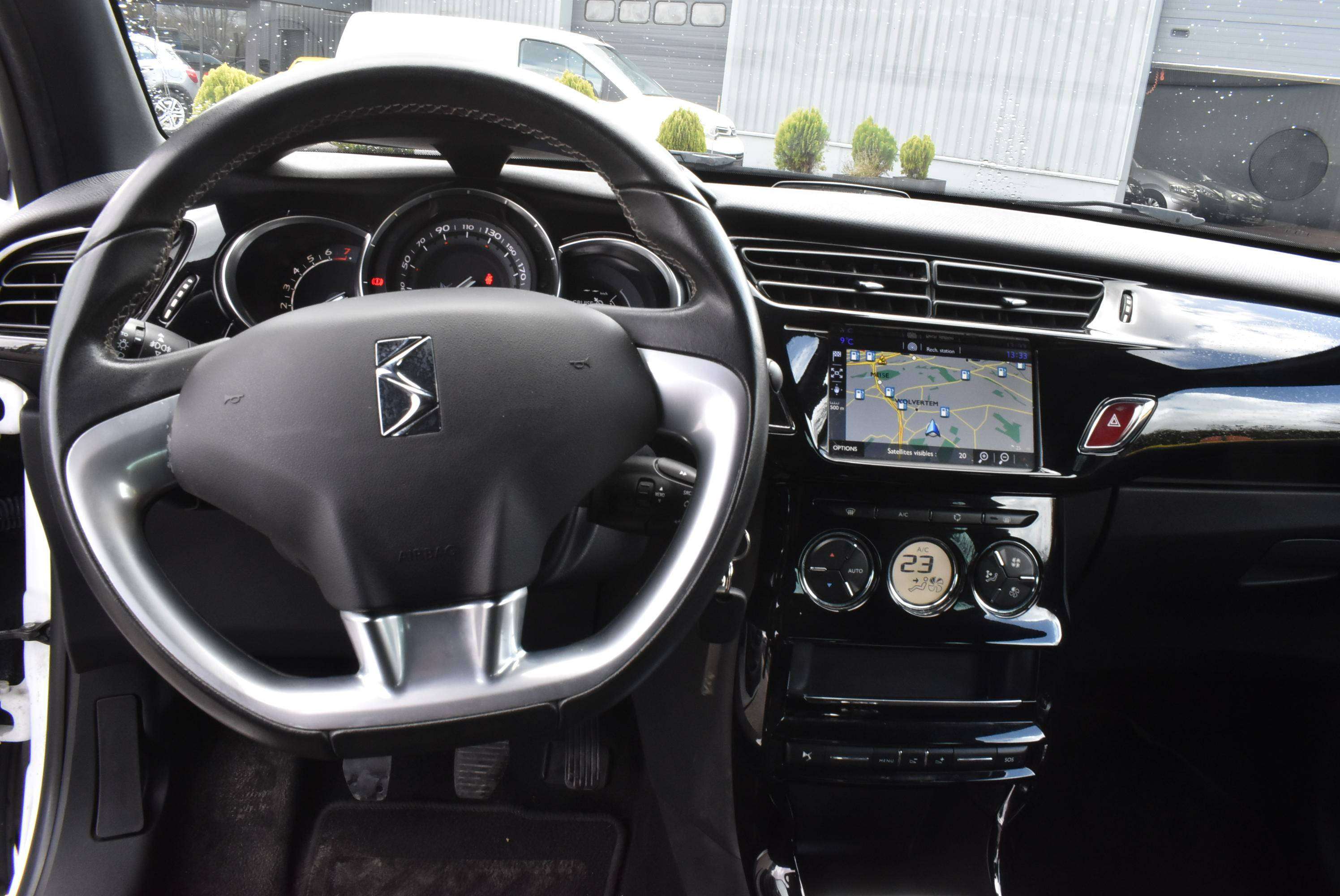 DS Automobiles DS 3 1.2i Business Airco/GPS/CarPlay ***12M GARANTIE*** 95.000KM!!!