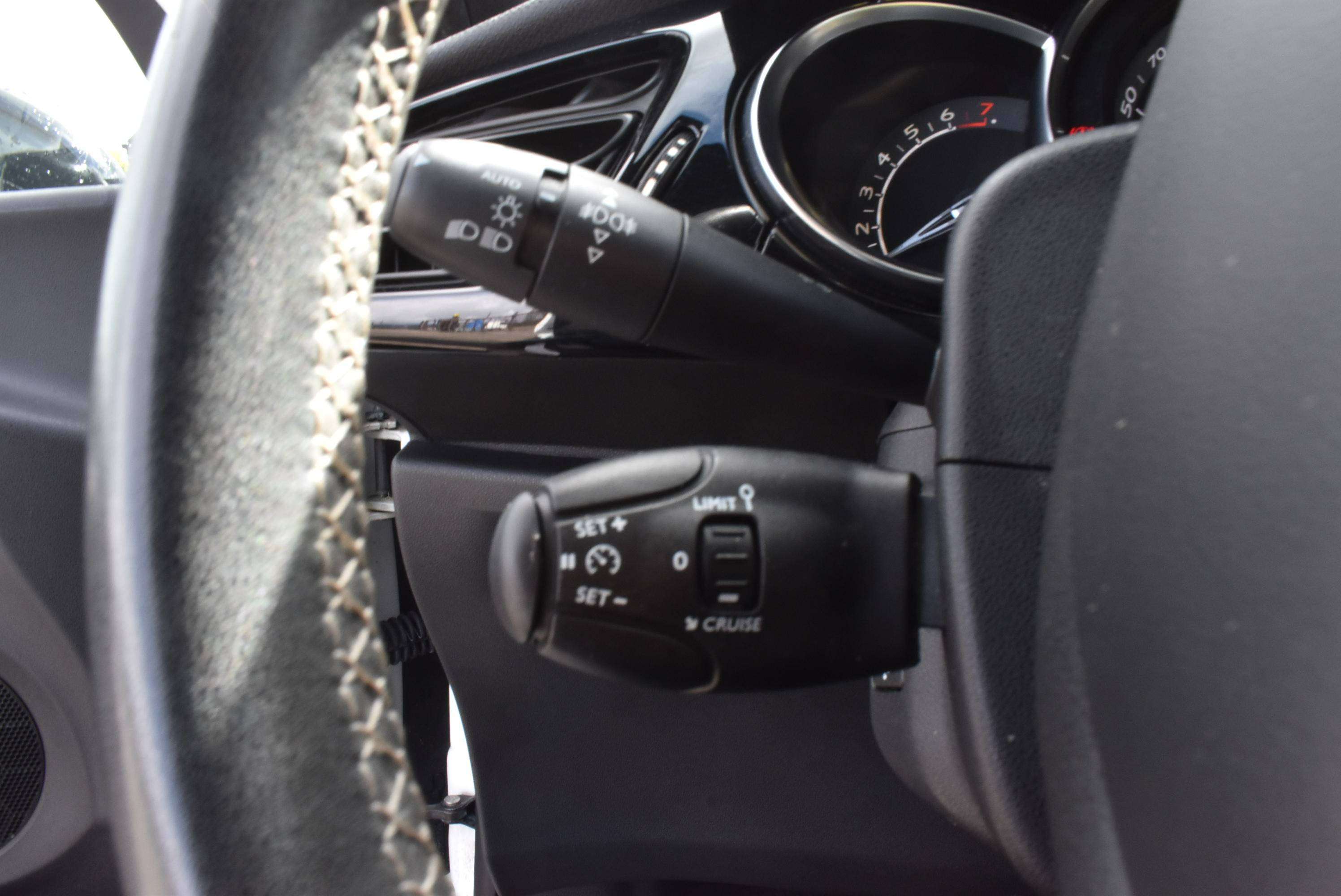 DS Automobiles DS 3 1.2i Business Airco/GPS/CarPlay ***12M GARANTIE*** 95.000KM!!!
