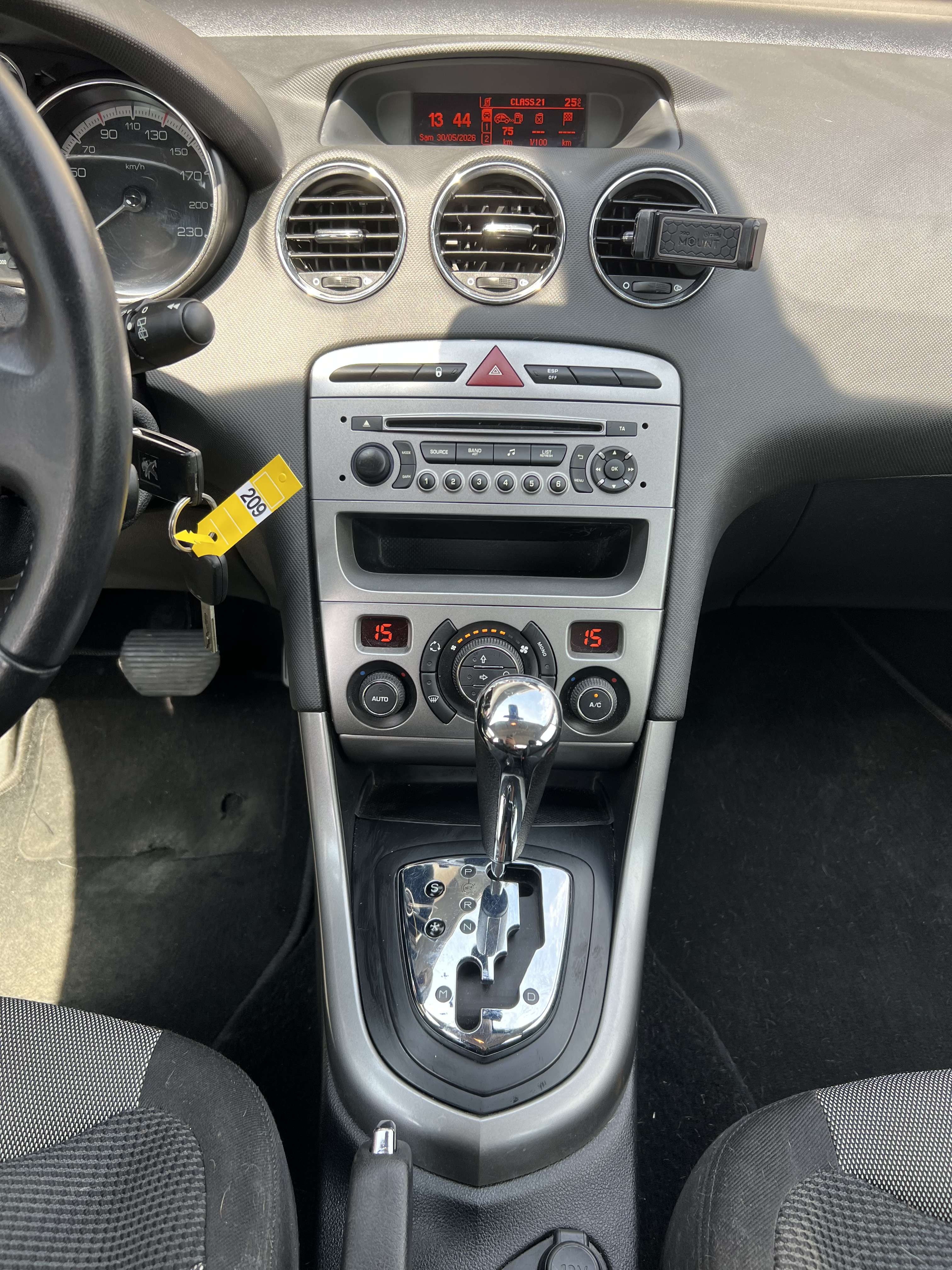 Peugeot 308 1.6i Active + CLIM + CAR-PASS + BOITE AUTO