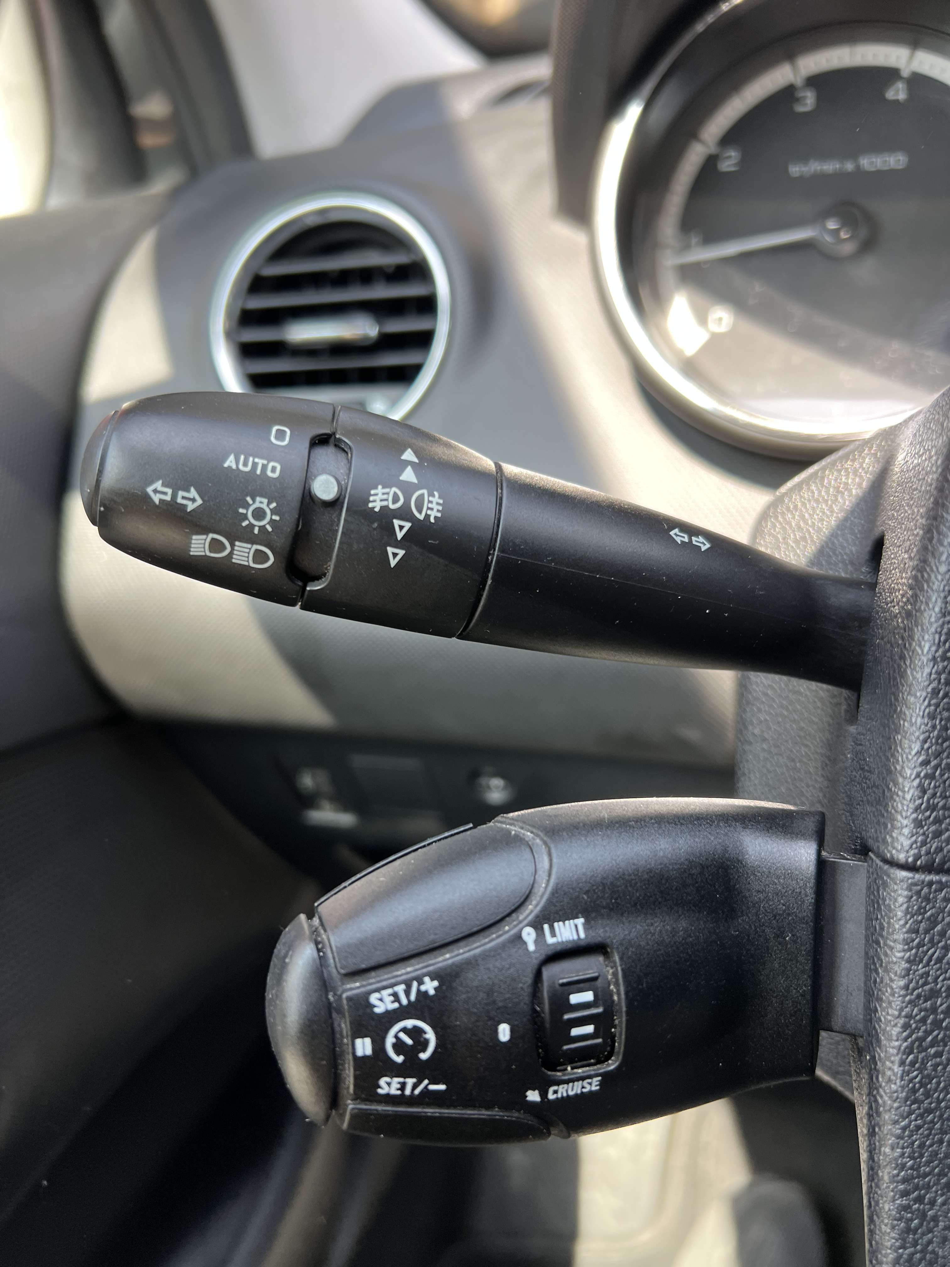 Peugeot 308 1.6i Active + CLIM + CAR-PASS + BOITE AUTO