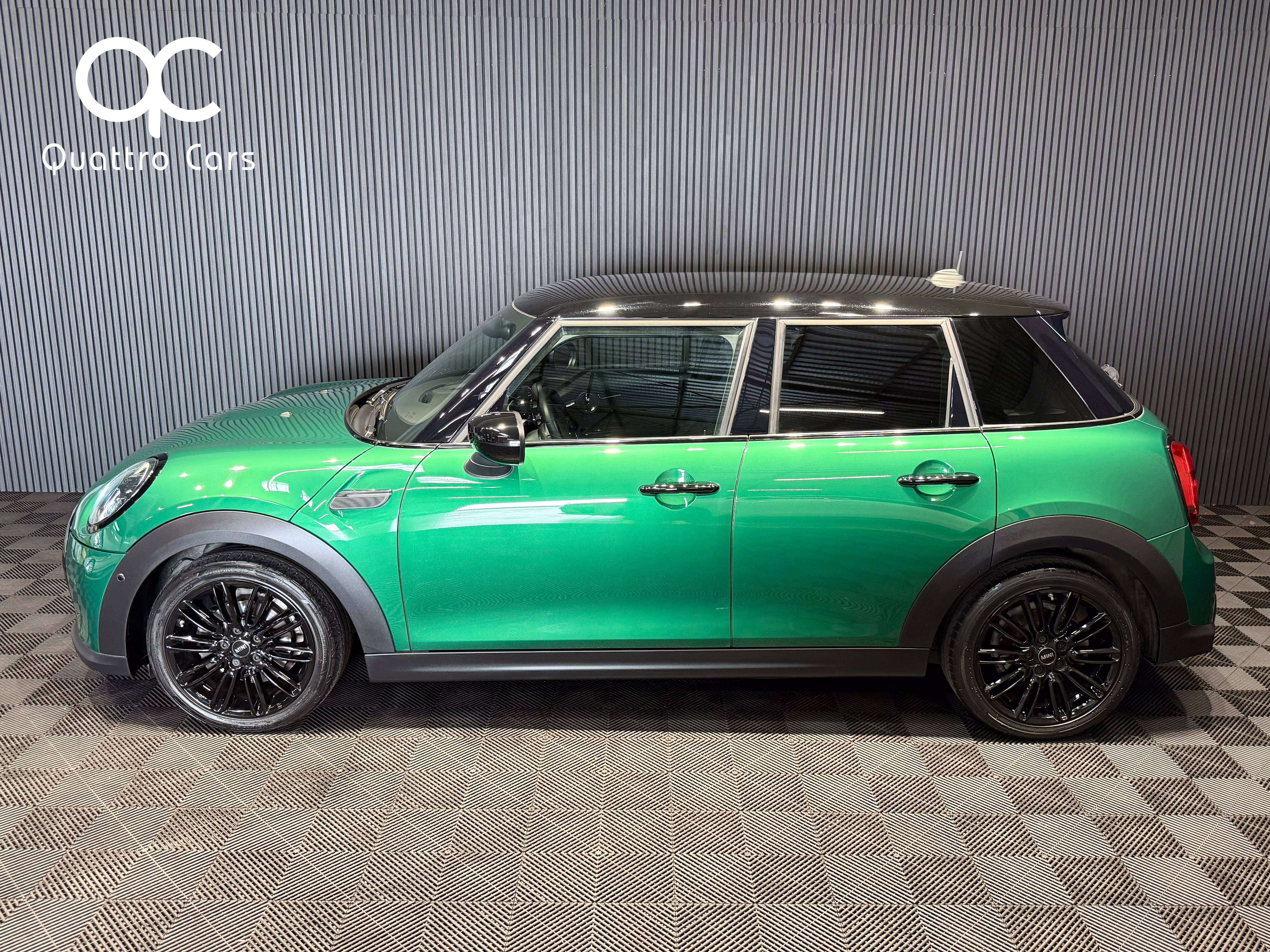 MINI Cooper 1.5A Boite auto - Super look - Toit noir - Camera