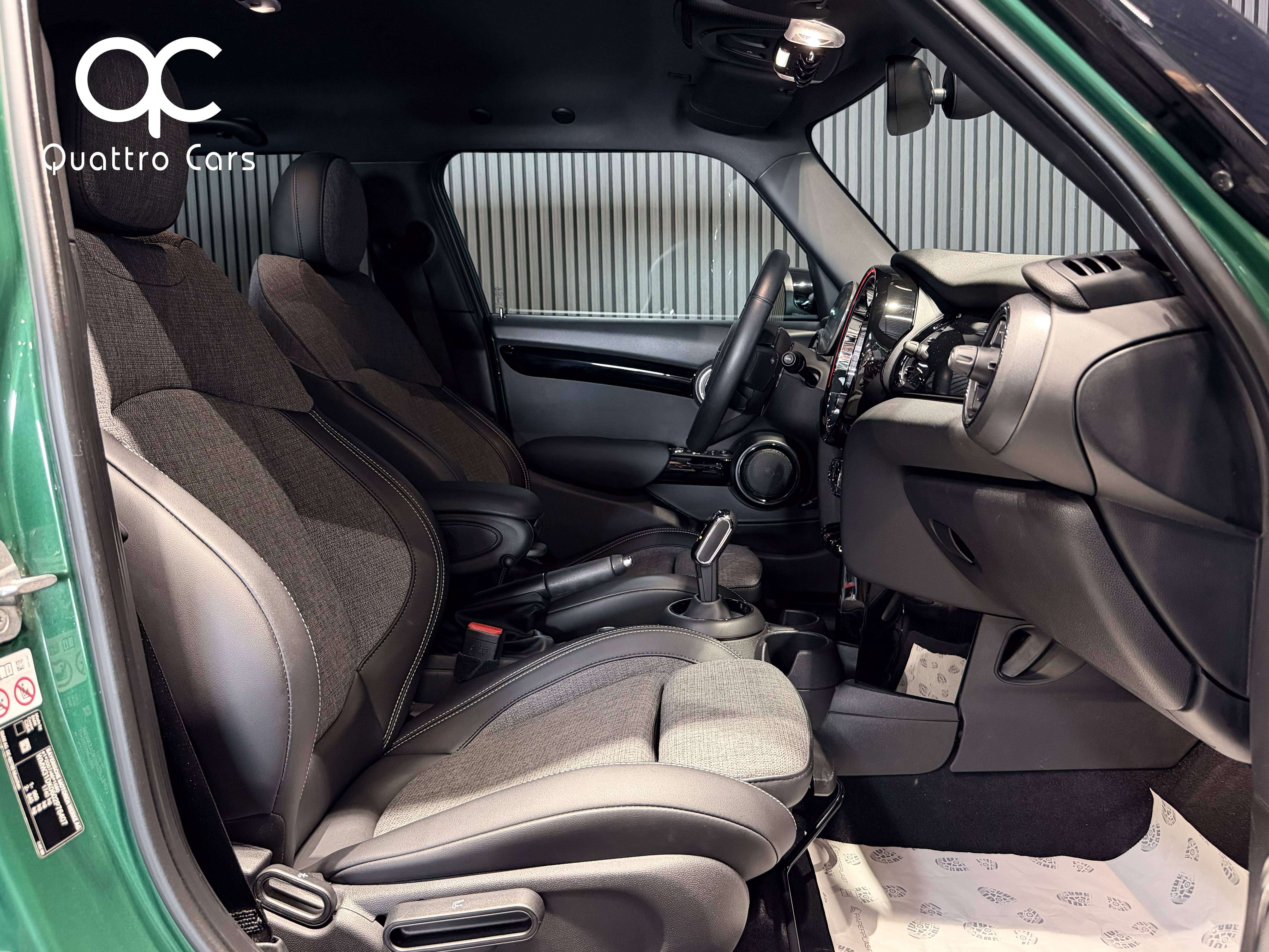 MINI Cooper 1.5A Boite auto - Super look - Toit noir - Camera