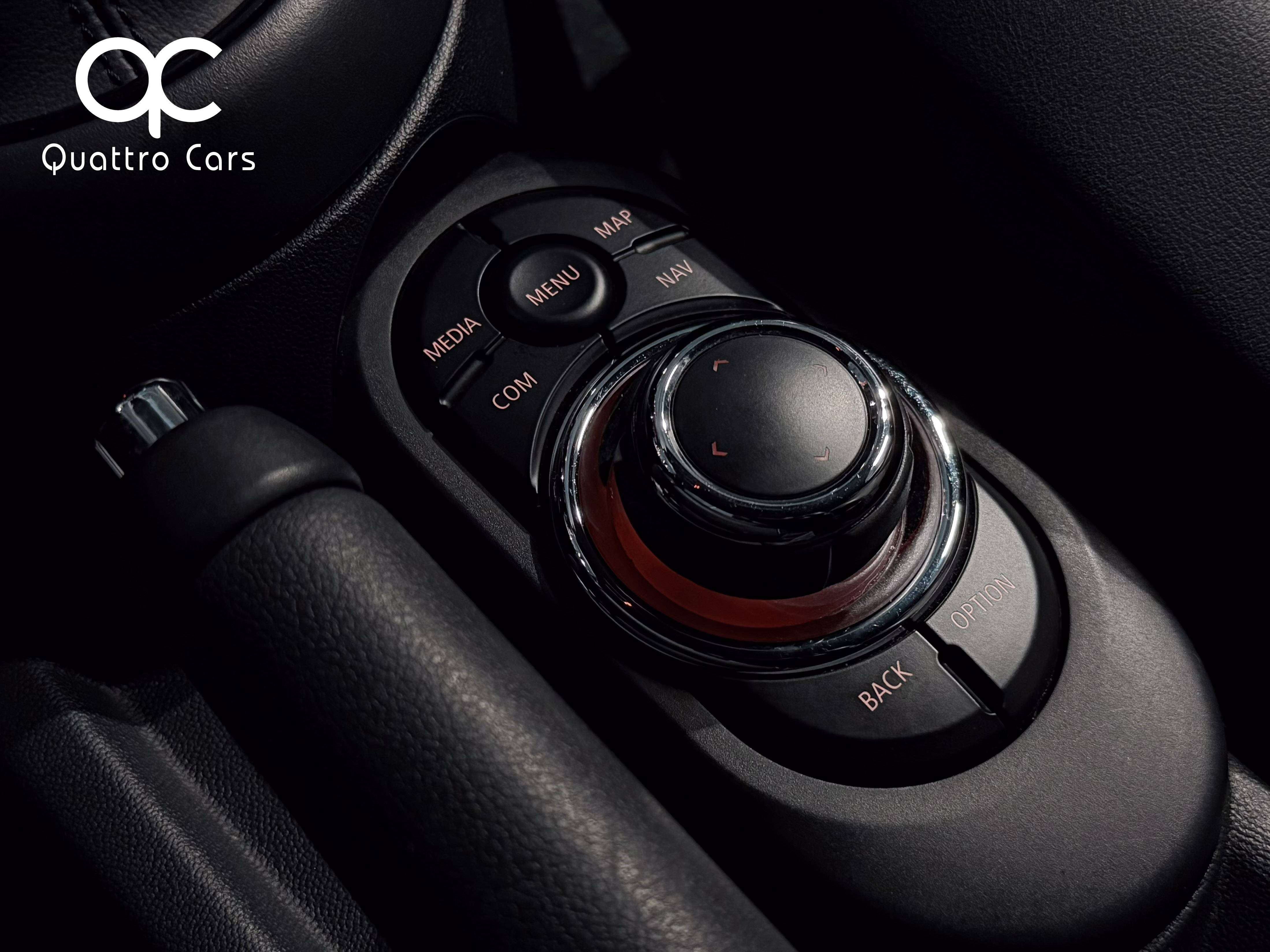 MINI Cooper 1.5A Boite auto - Super look - Toit noir - Camera