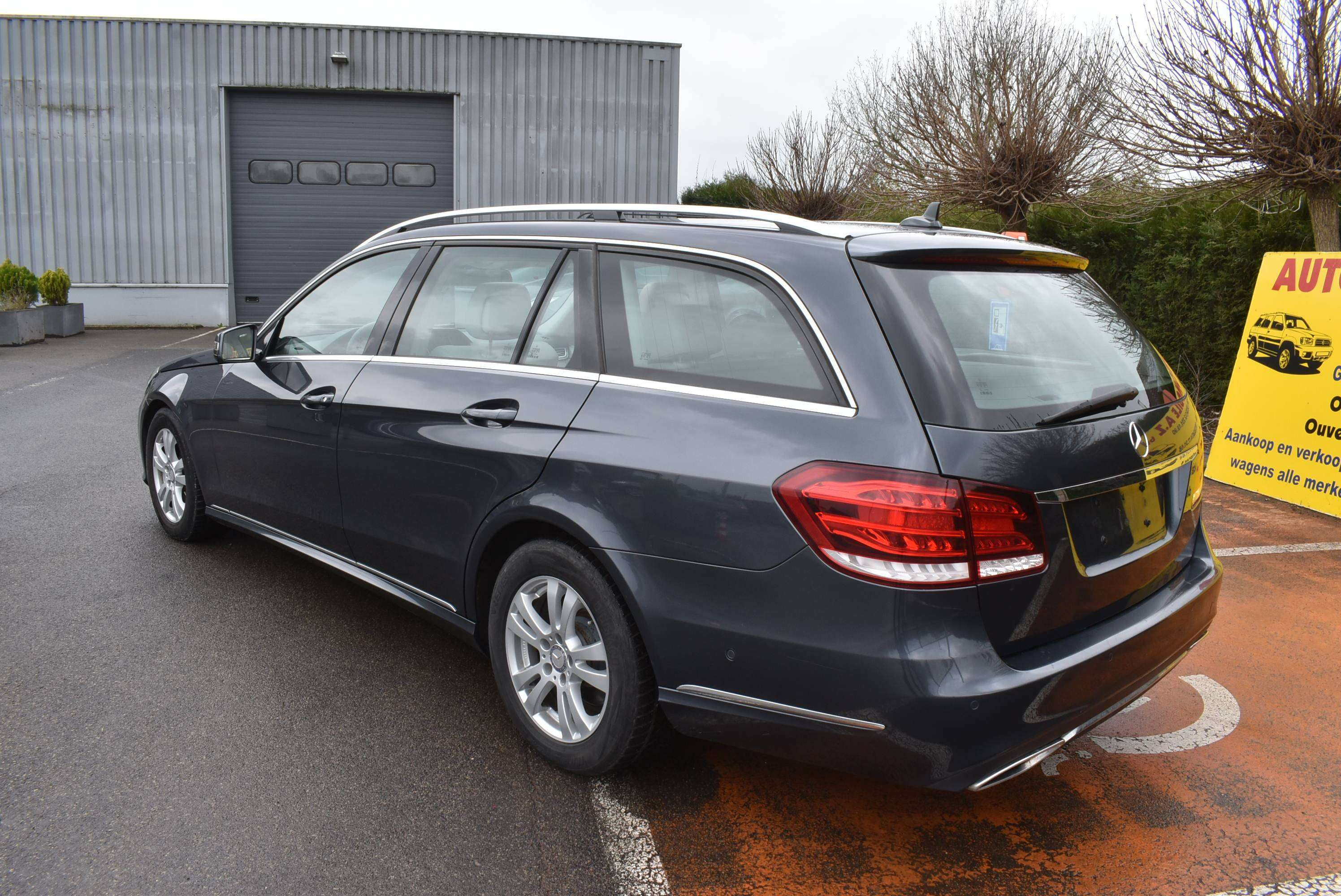 Mercedes-Benz E 220 CDI Elegance Autom/LED/Pano/GPS/Leder