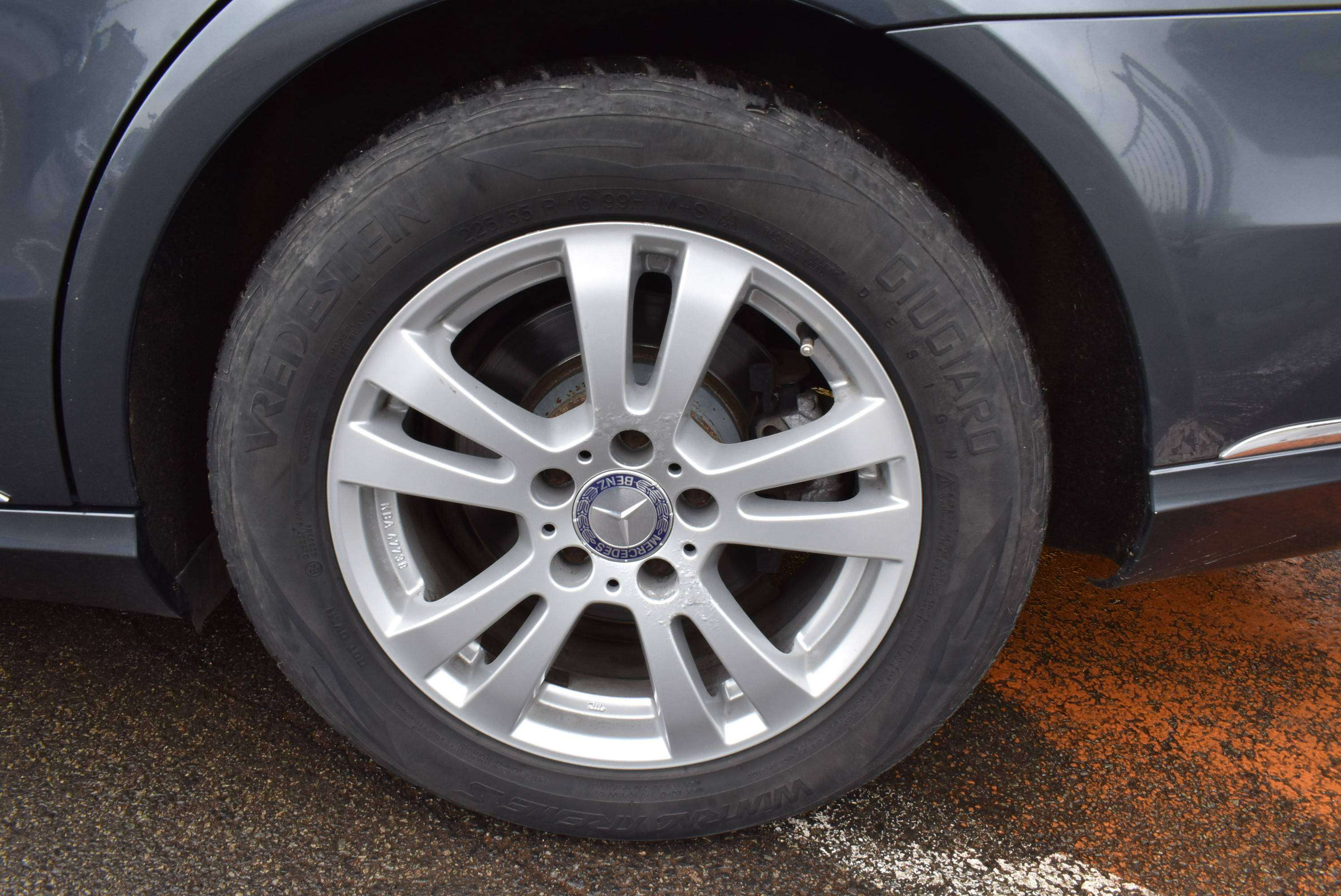 Mercedes-Benz E 220 CDI Elegance Autom/LED/Pano/GPS/Leder