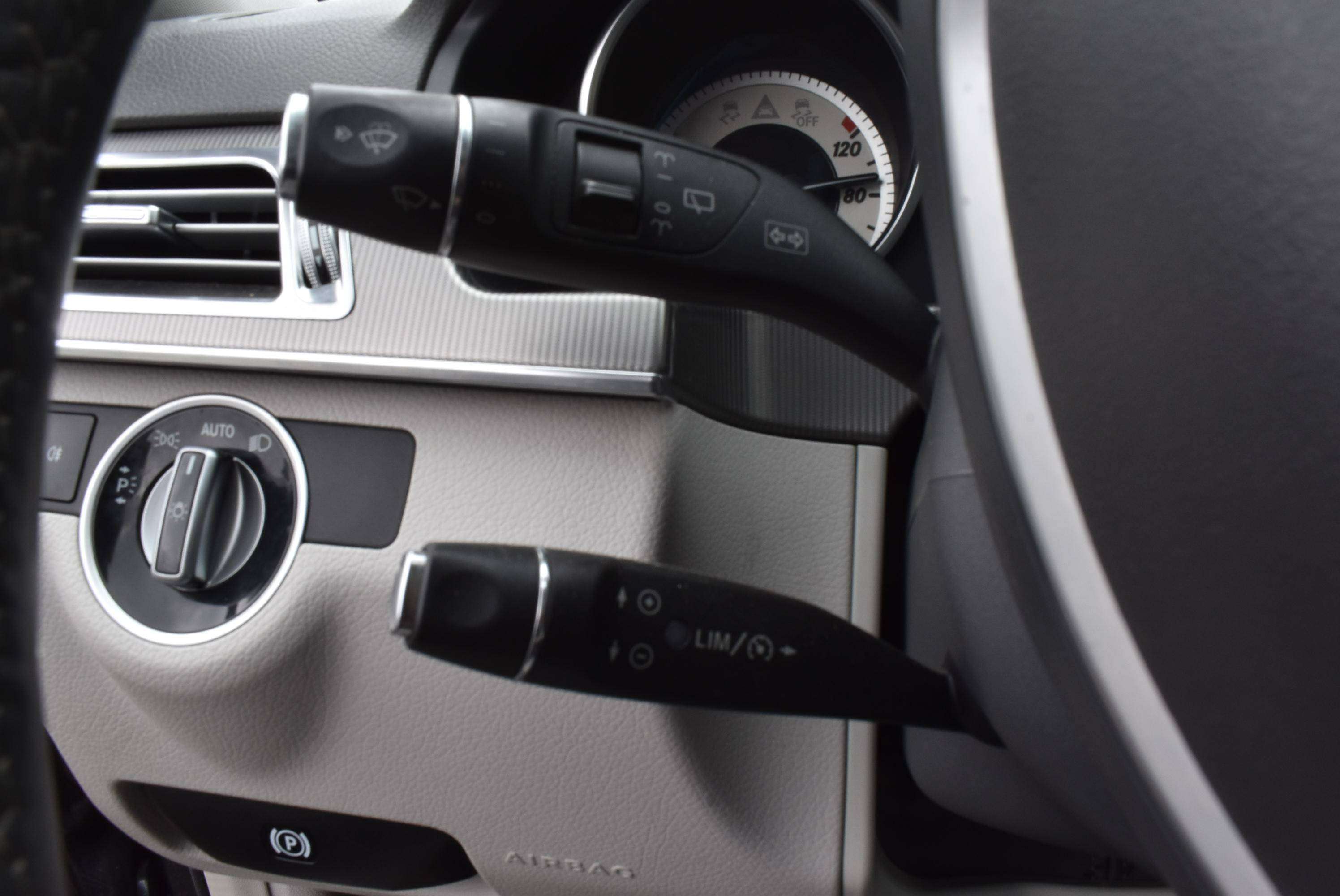Mercedes-Benz E 220 CDI Elegance Autom/LED/Pano/GPS/Leder