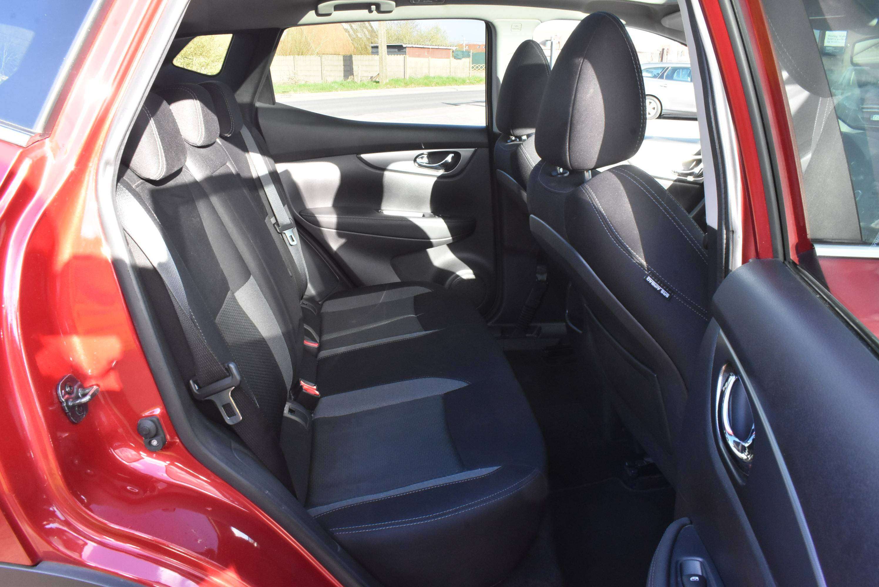 Nissan Qashqai 1.5 dCi Business Edition Pano ***12M GARANTIE***