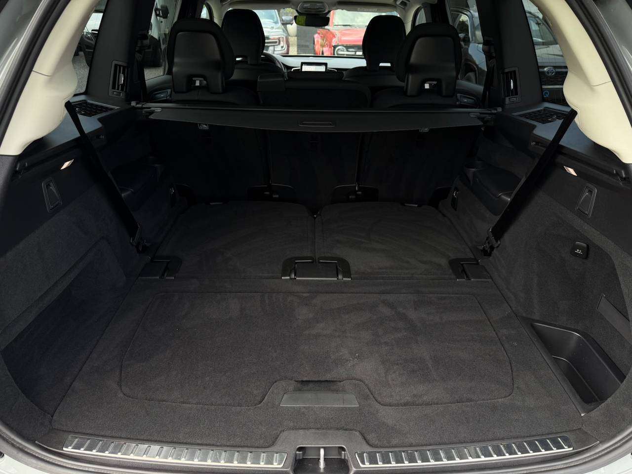 Volvo XC90 T8 PHEV PLUS DARK 7-ZIT HARMAN KARDON MEMORY SEATS APPLE CARPLAY
