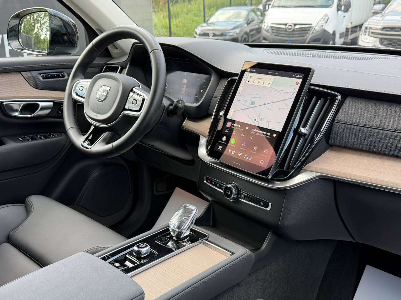 Volvo XC90 T8 PHEV PLUS DARK 7-ZIT HARMAN KARDON MEMORY SEATS APPLE CARPLAY