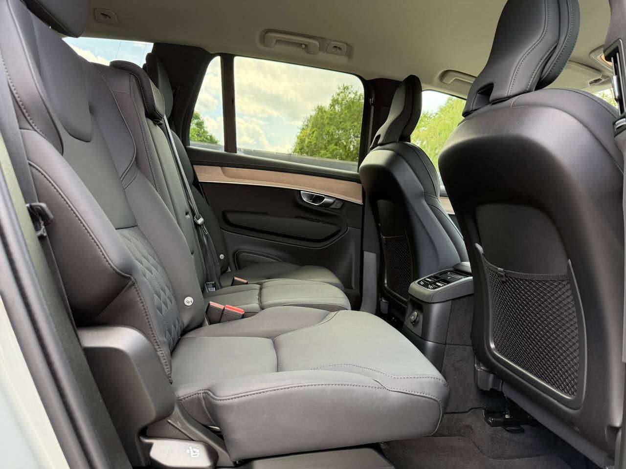 Volvo XC90 T8 PHEV PLUS DARK 7-ZIT HARMAN KARDON MEMORY SEATS APPLE CARPLAY