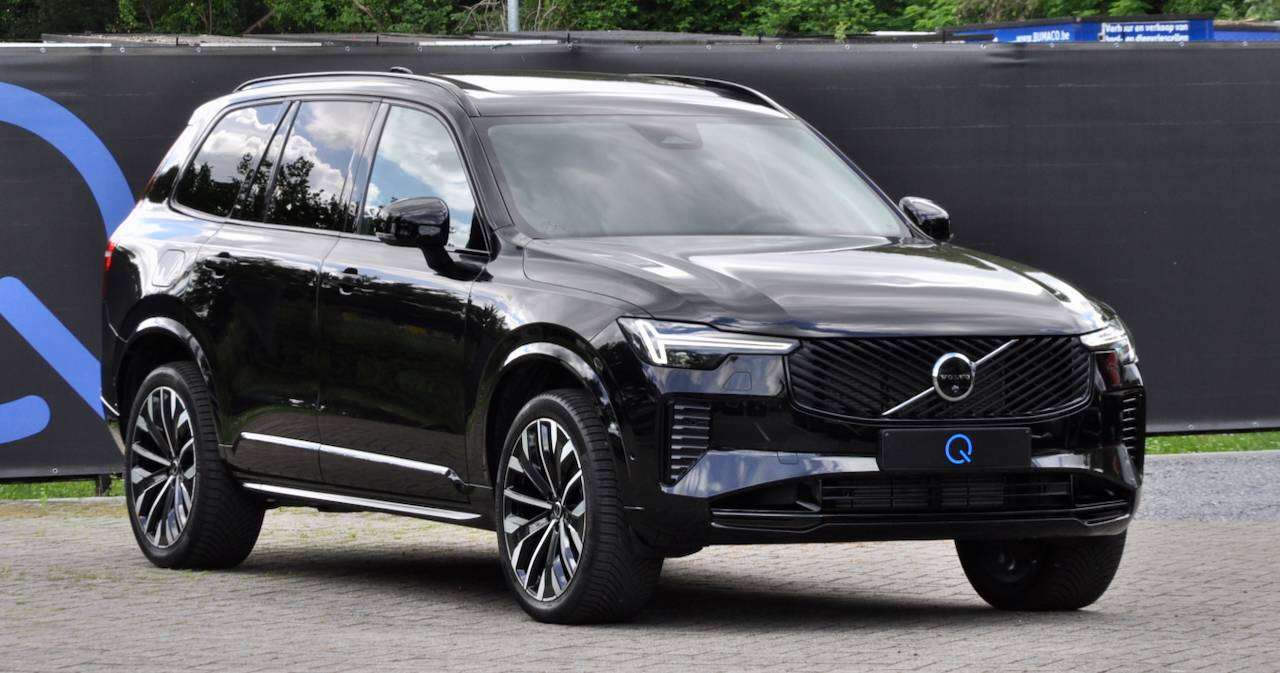 Volvo XC90 T8 PHEV ULTRA PLUS DARK 7-ZIT PANO LUCHTVERING HARMAN KARDON MEMORY SEATS APPLE CARPLAY