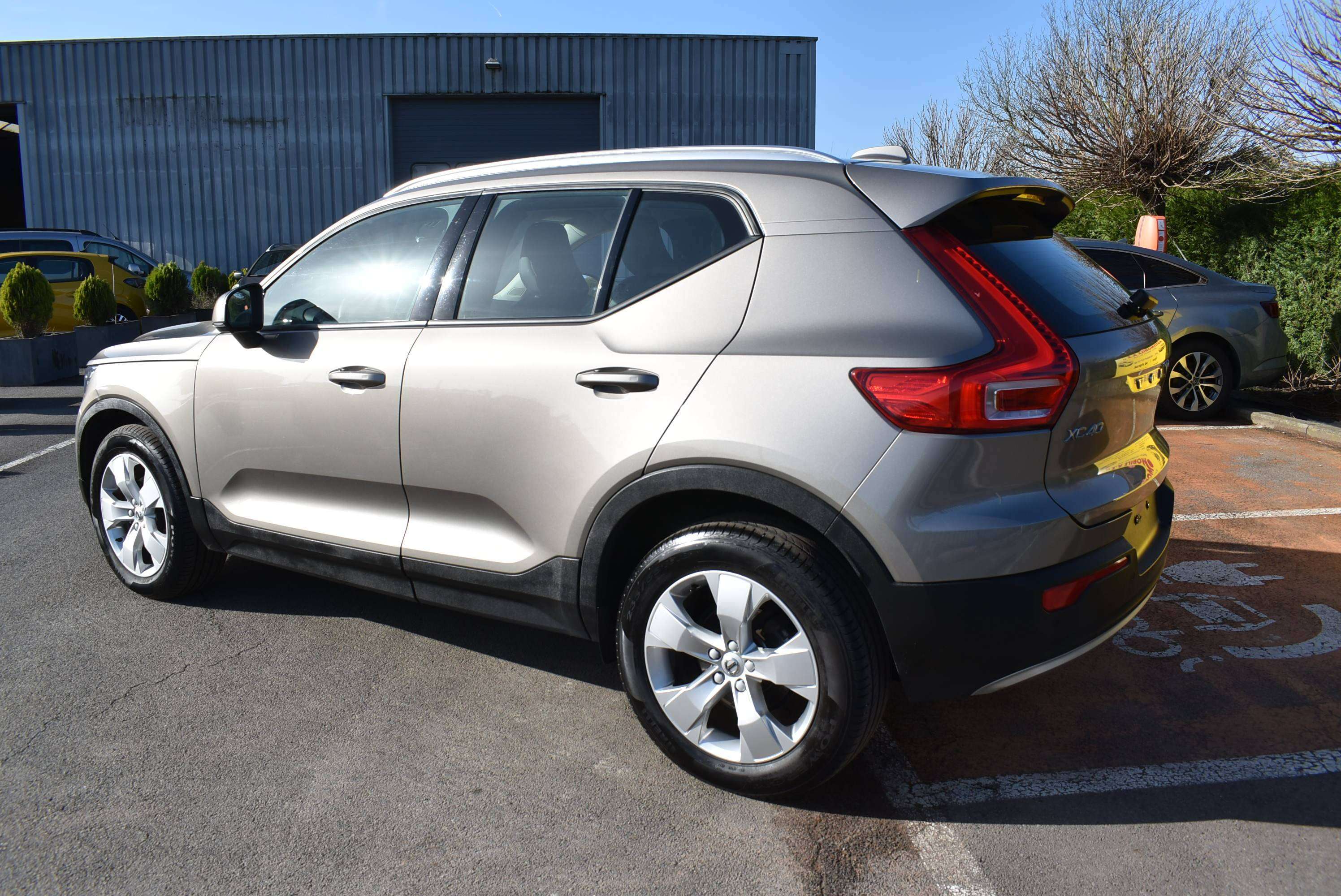 Volvo XC40 1.5 T3 Momentum Geartronic ***12M GARANTIE***
