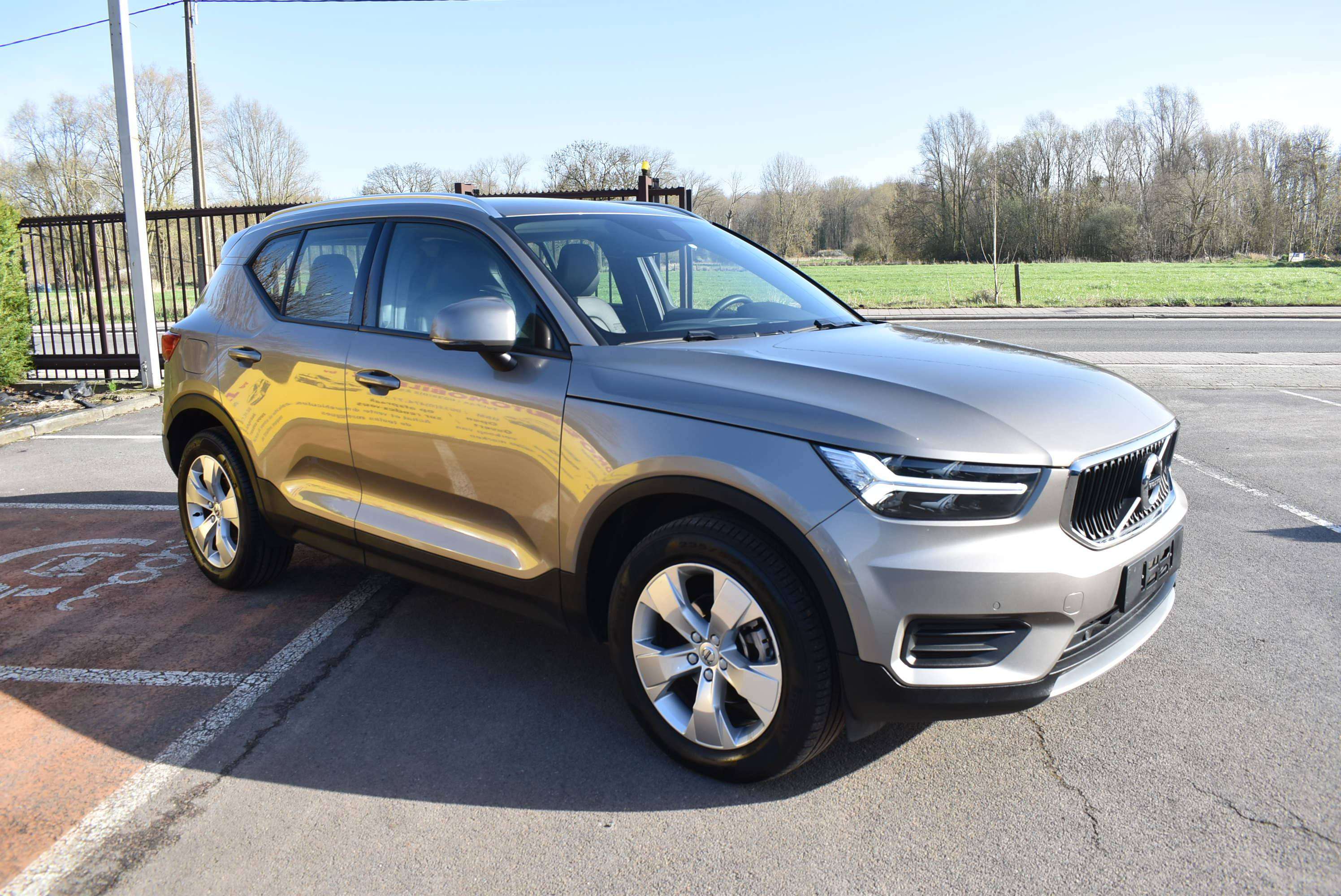 Volvo XC40 1.5 T3 Momentum Geartronic ***12M GARANTIE***